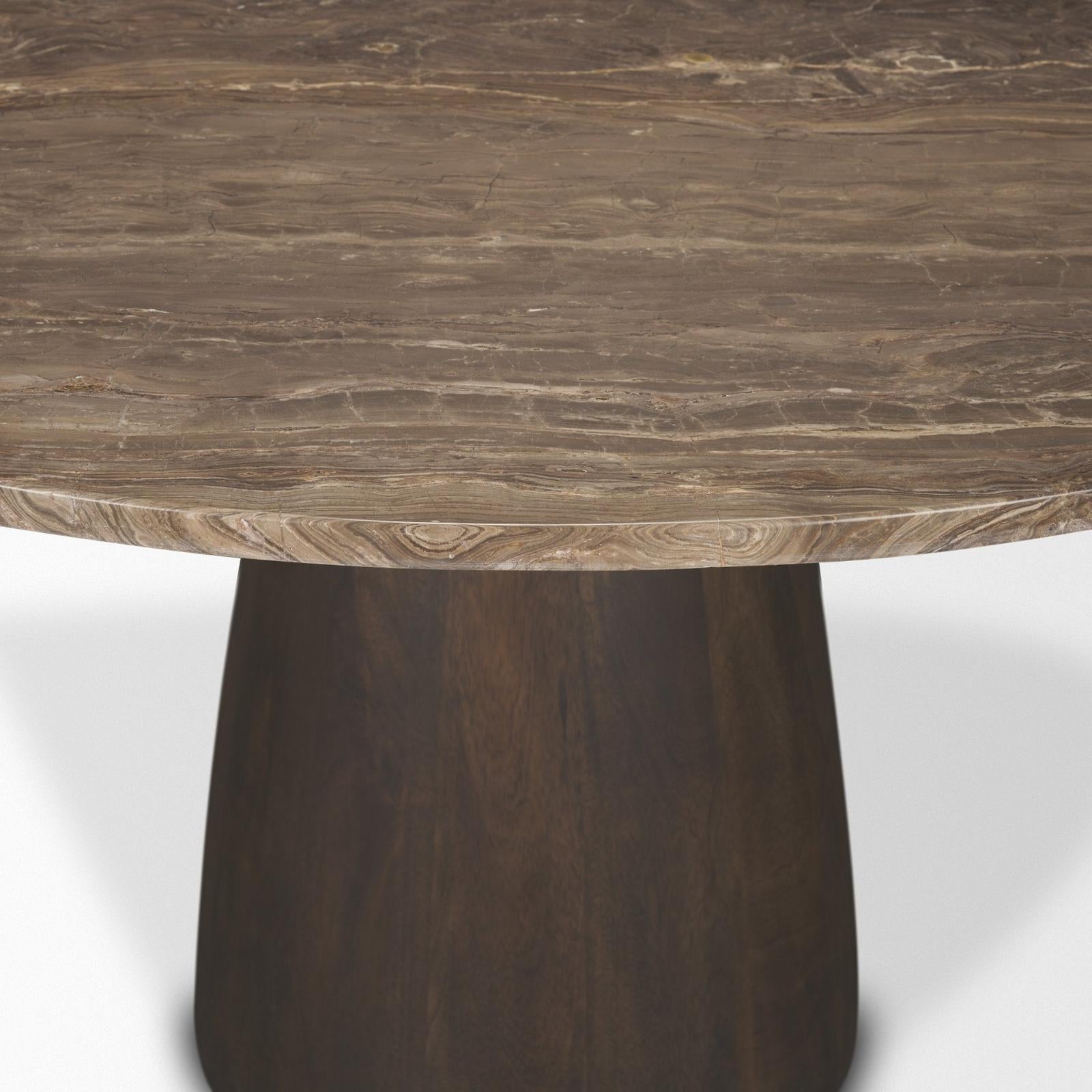 Mercana Allyson Round Pedestal Dining Table