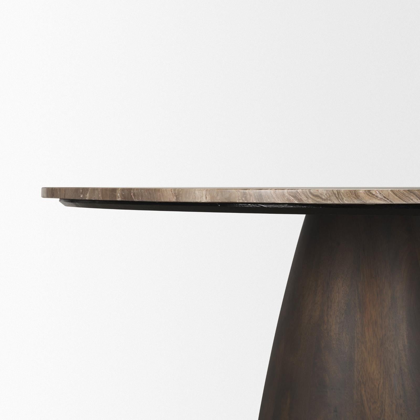 Mercana Allyson Round Pedestal Dining Table