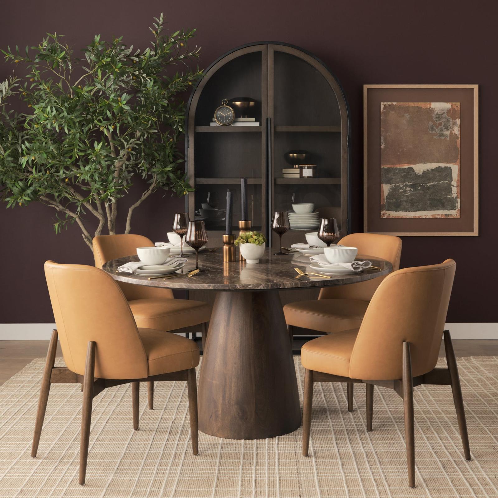 Mercana Allyson Round Pedestal Dining Table