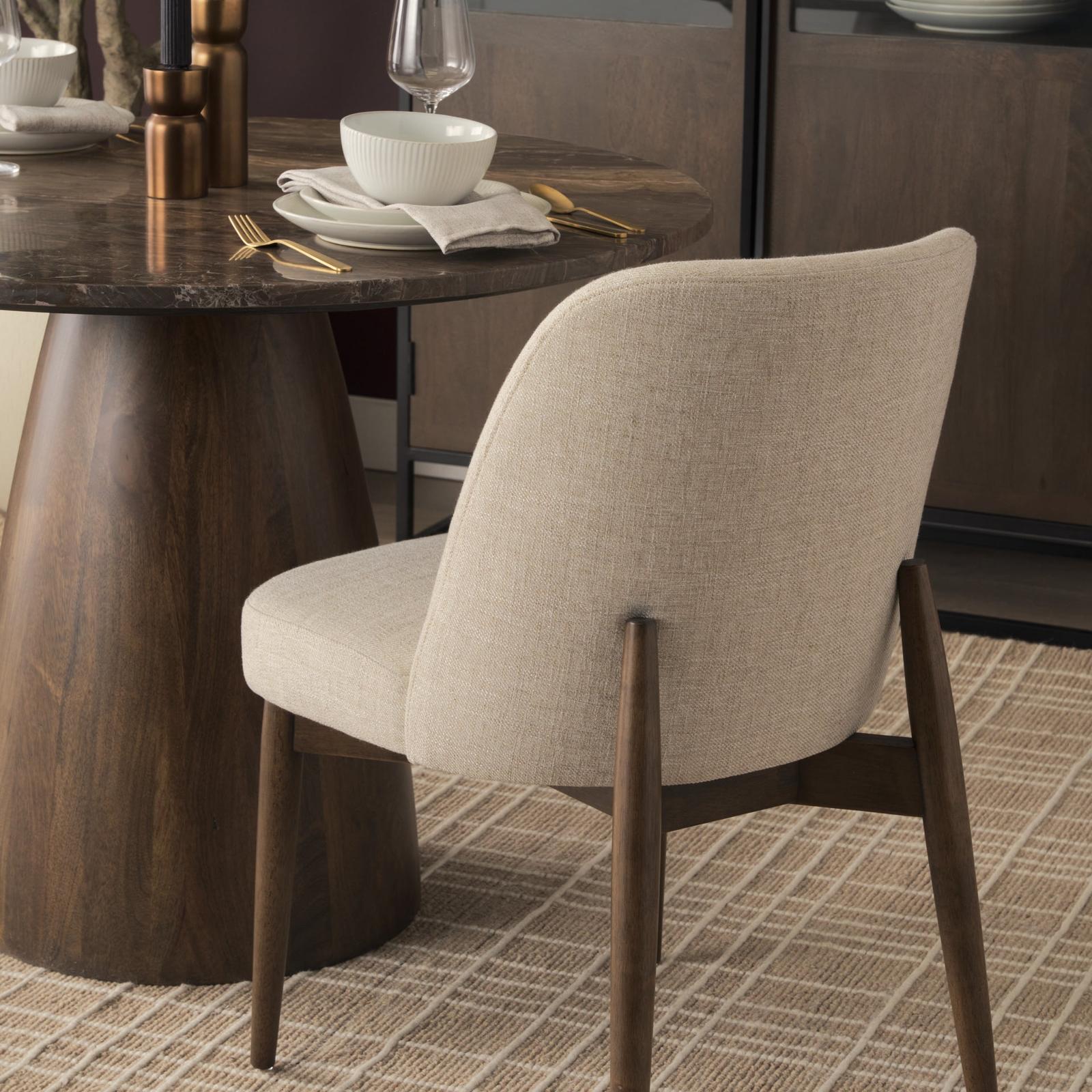 Mercana Allyson Round Pedestal Dining Table