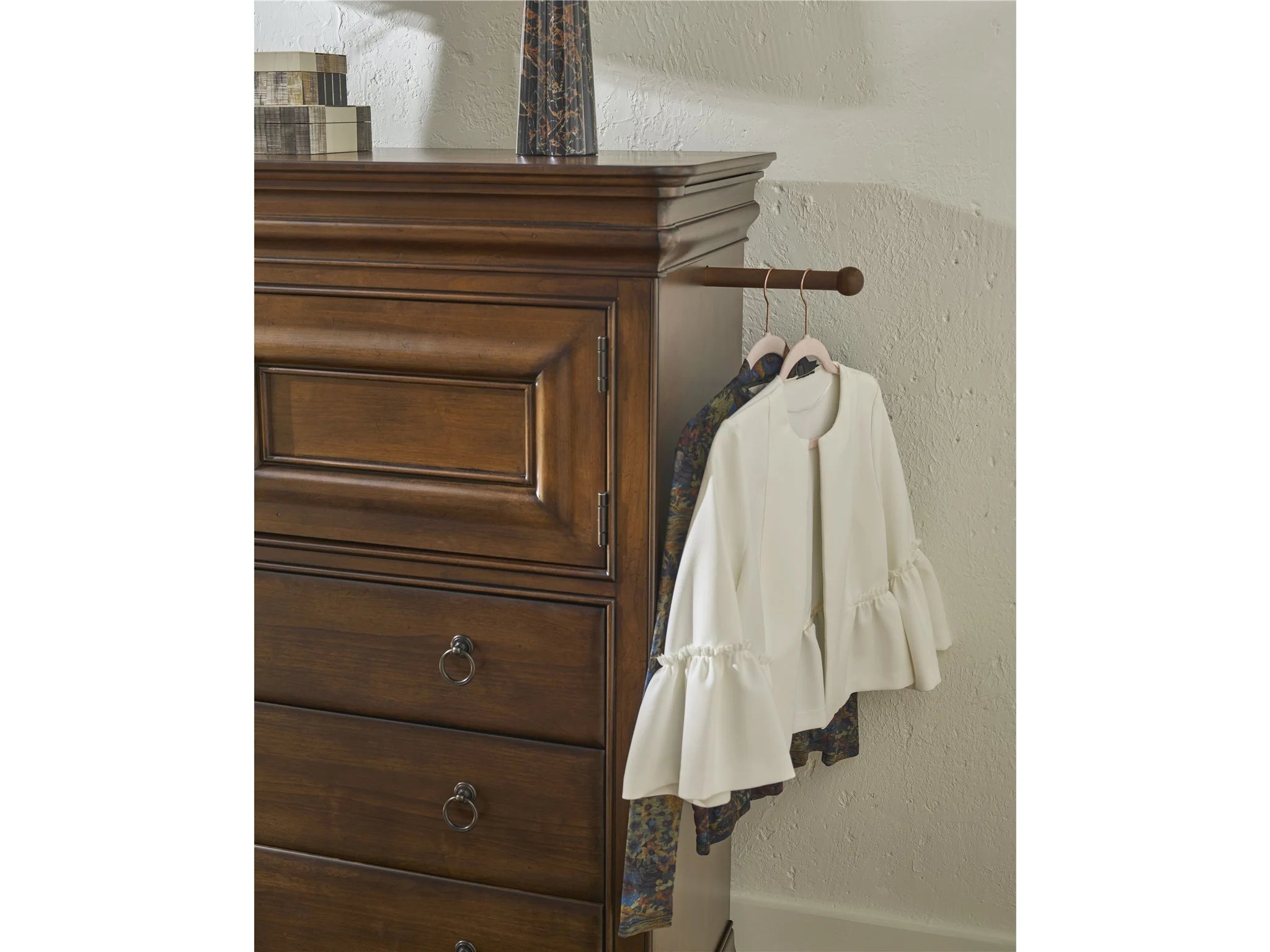 Universal Furniture Drawer Chest
