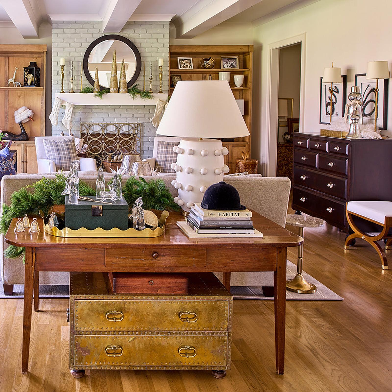 Woodbridge Furniture Villeret Drink Table