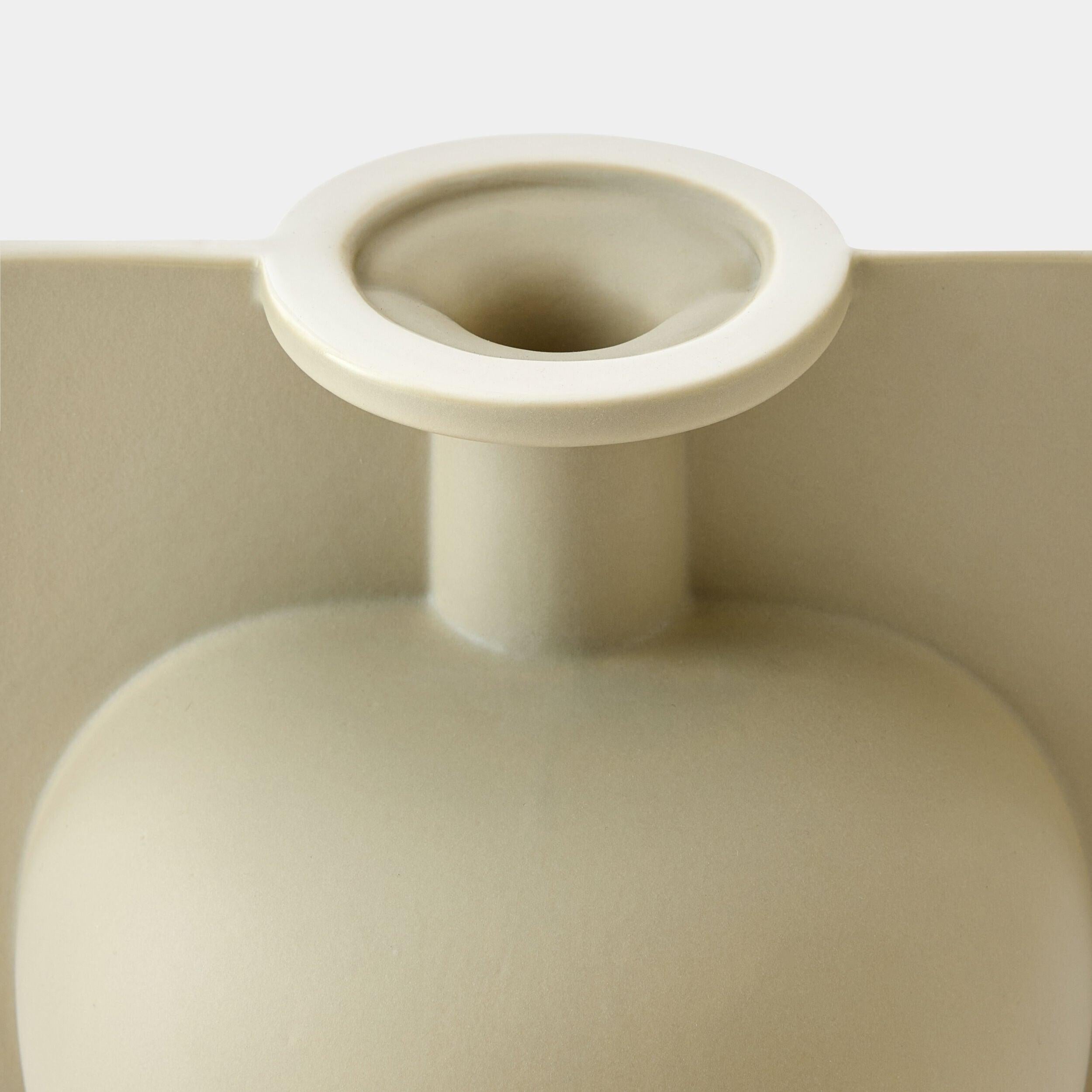 Global Views Brim Vase