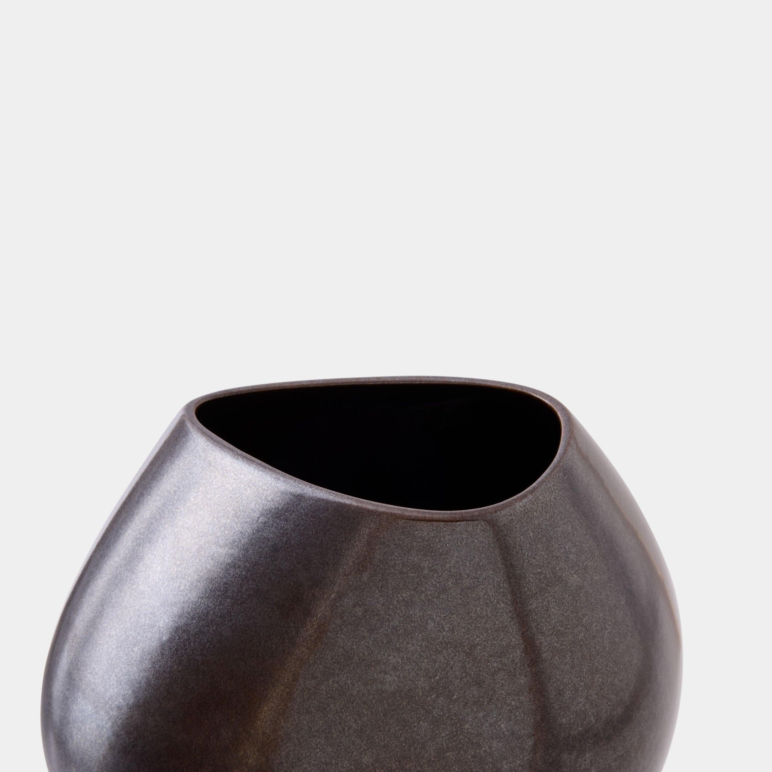 Global Views Sound Hushed Vase