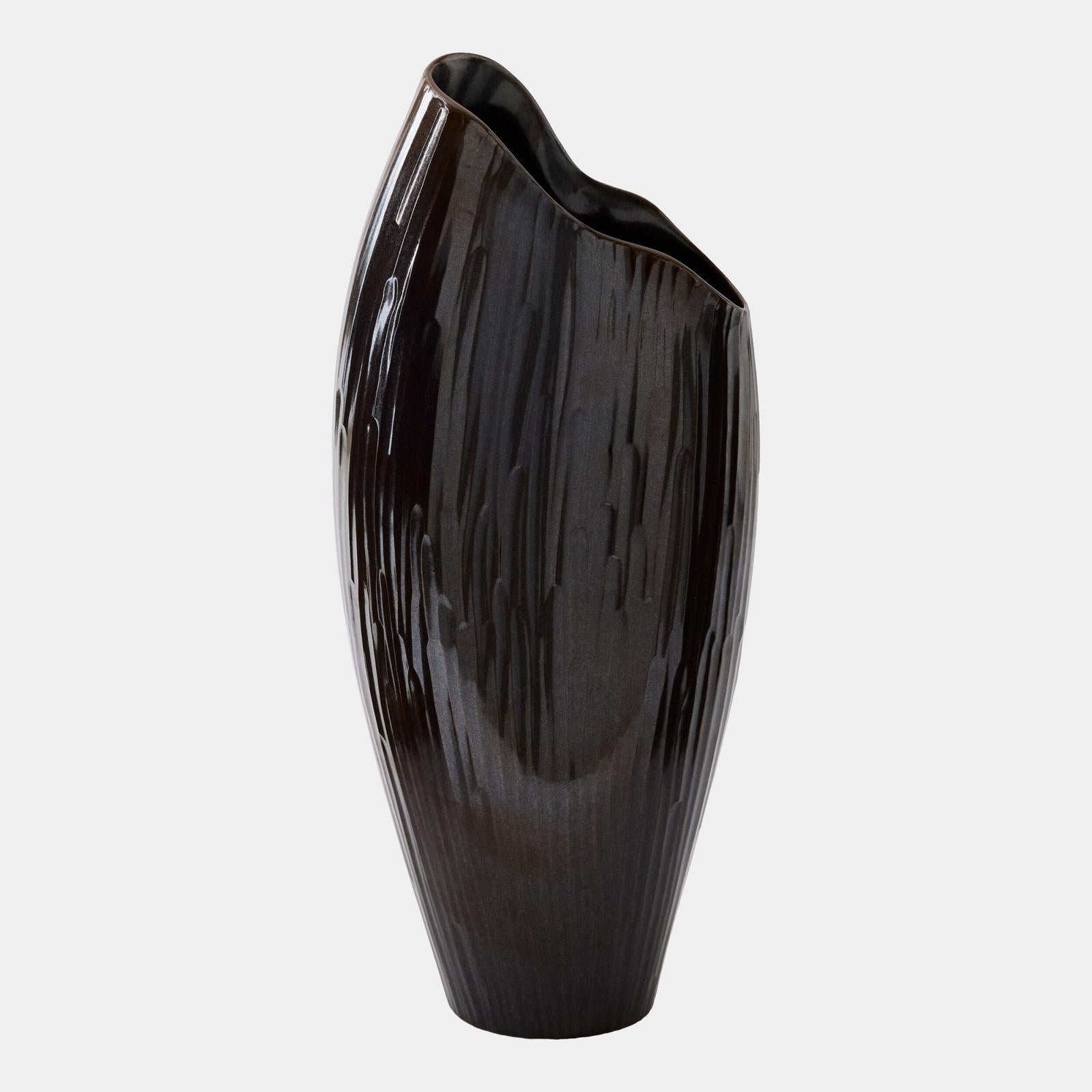 Global Views Horn Vase