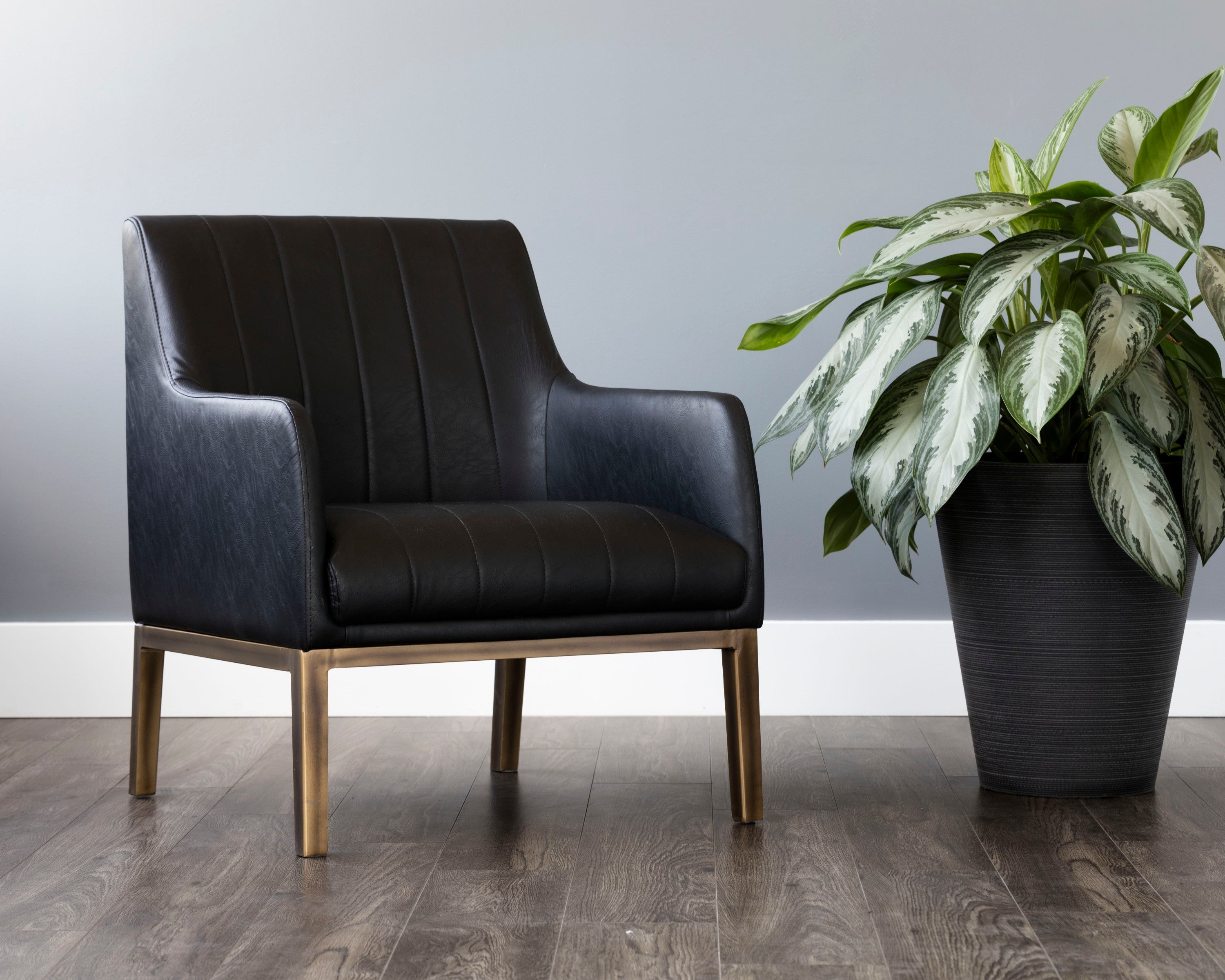 Sunpan Wolfe Lounge Chair - Bravo Black