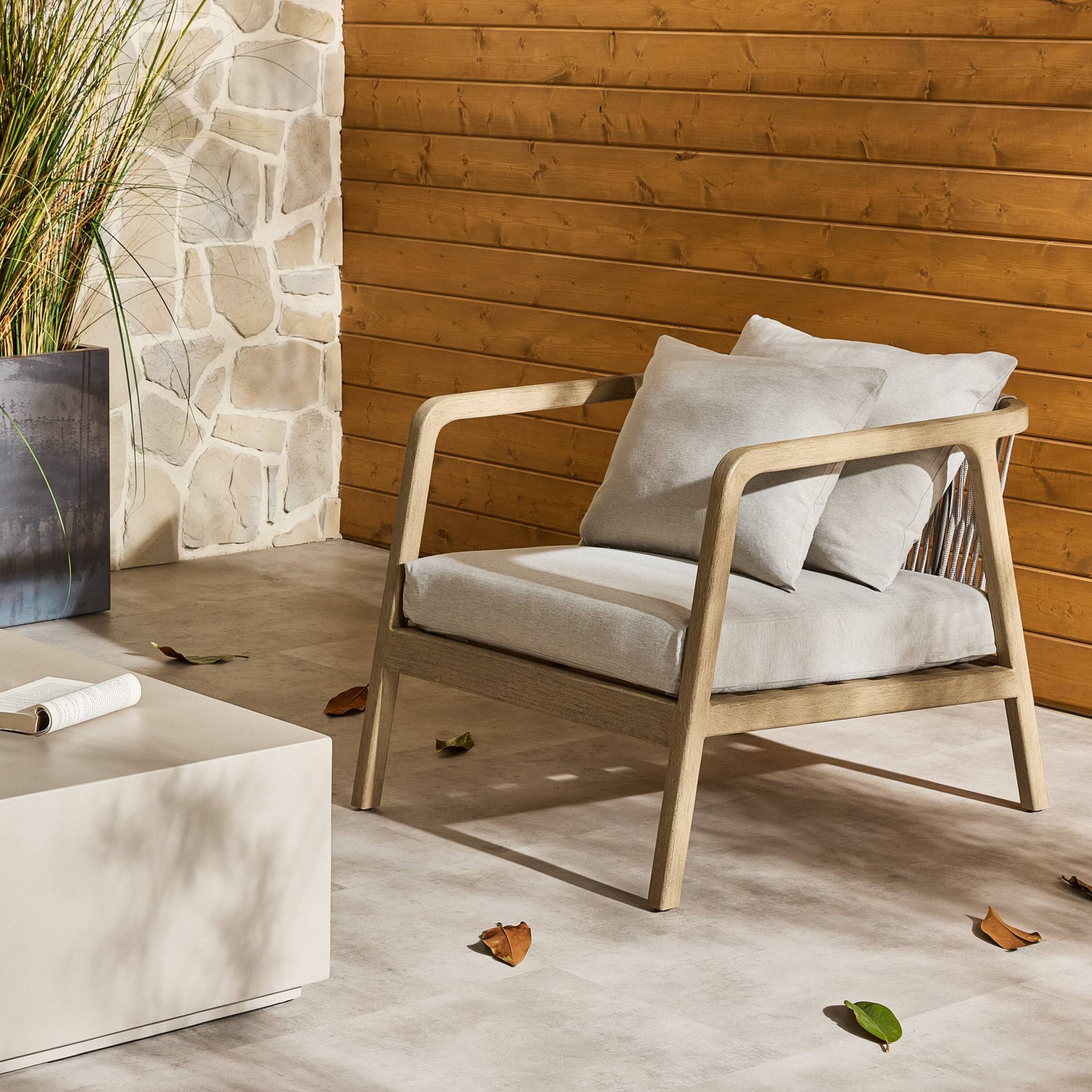 Numa Outdoor Chair