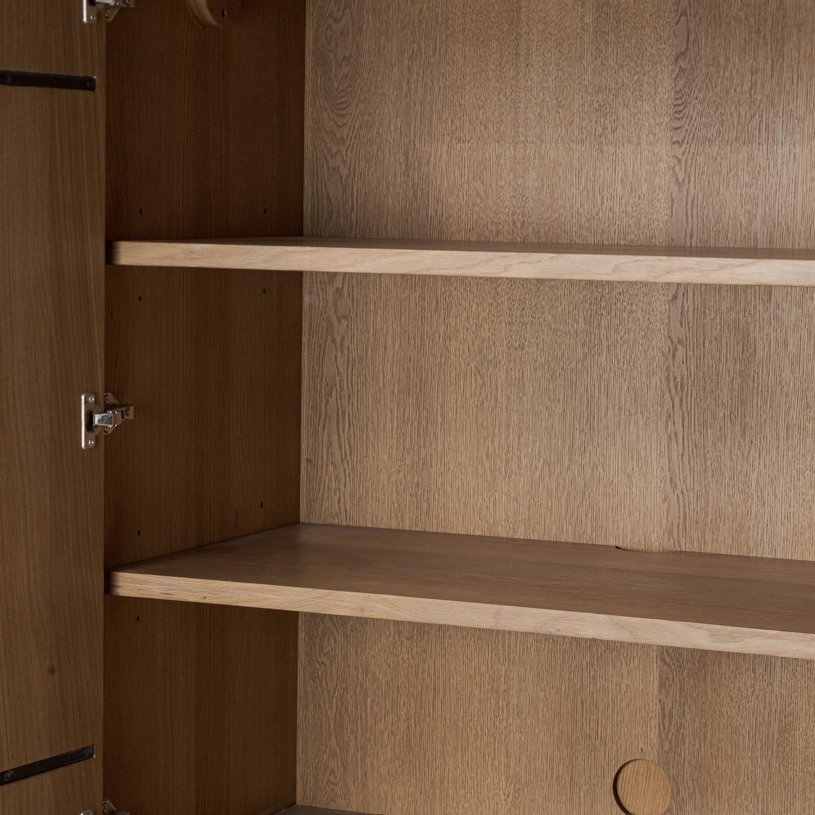 Pika Armoire