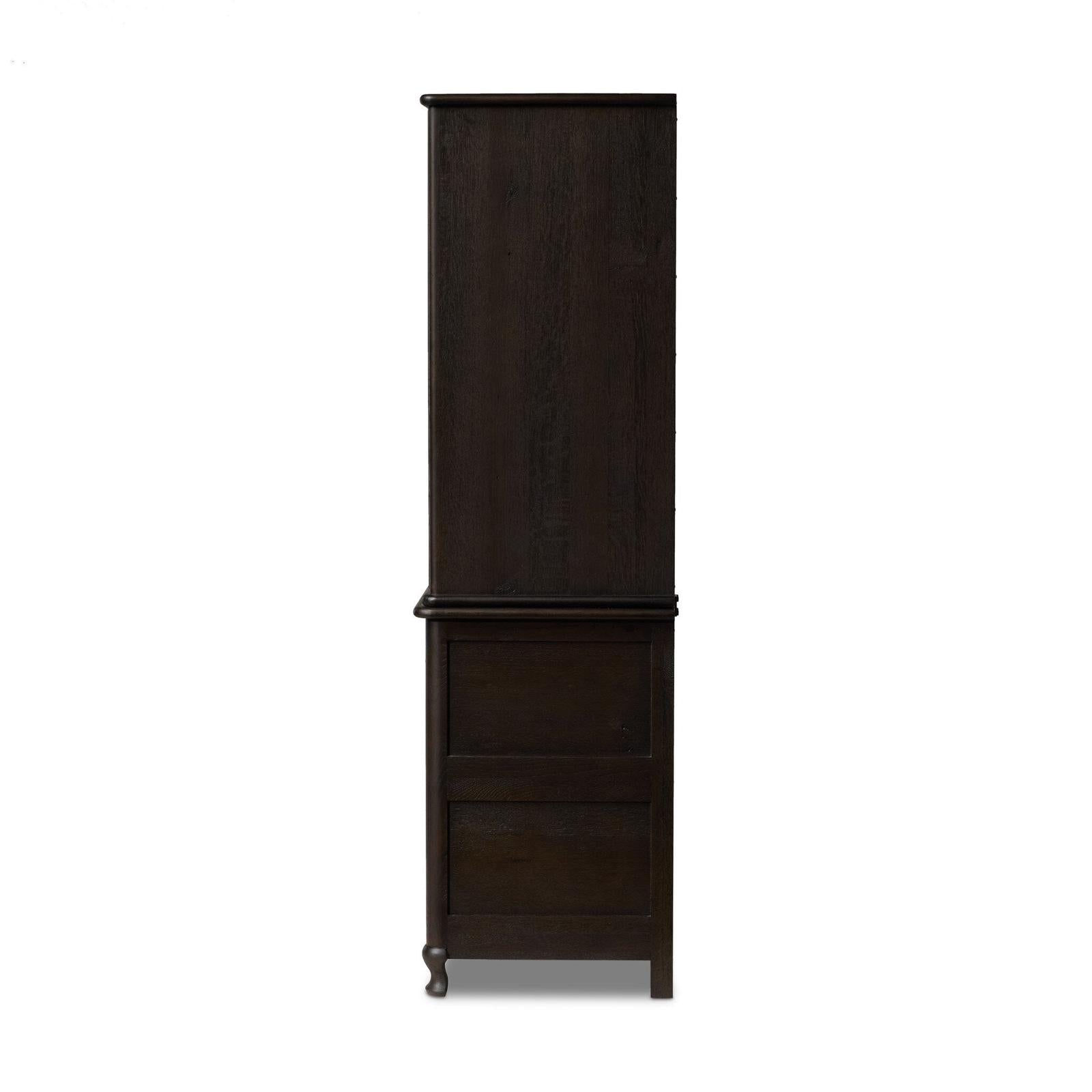 Pika Armoire