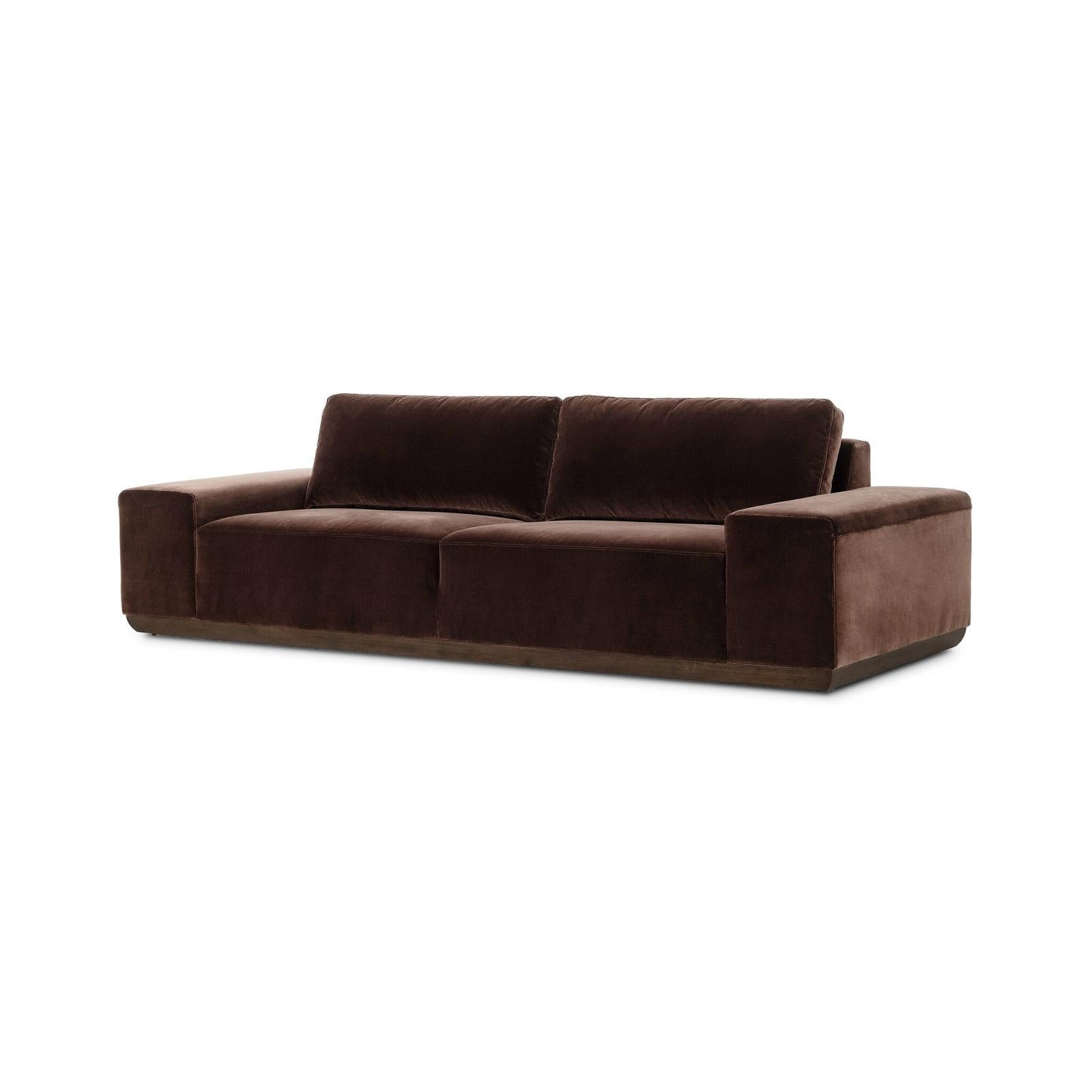 Isaiah Sofa 104