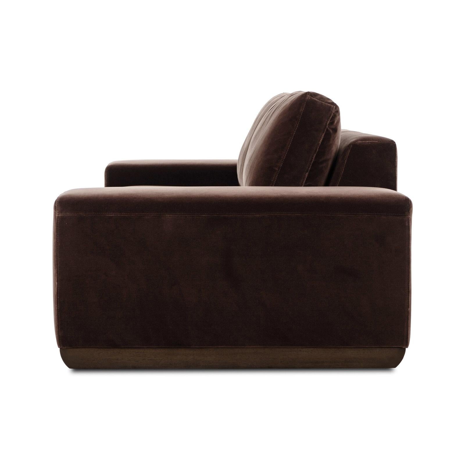 Isaiah Sofa 104