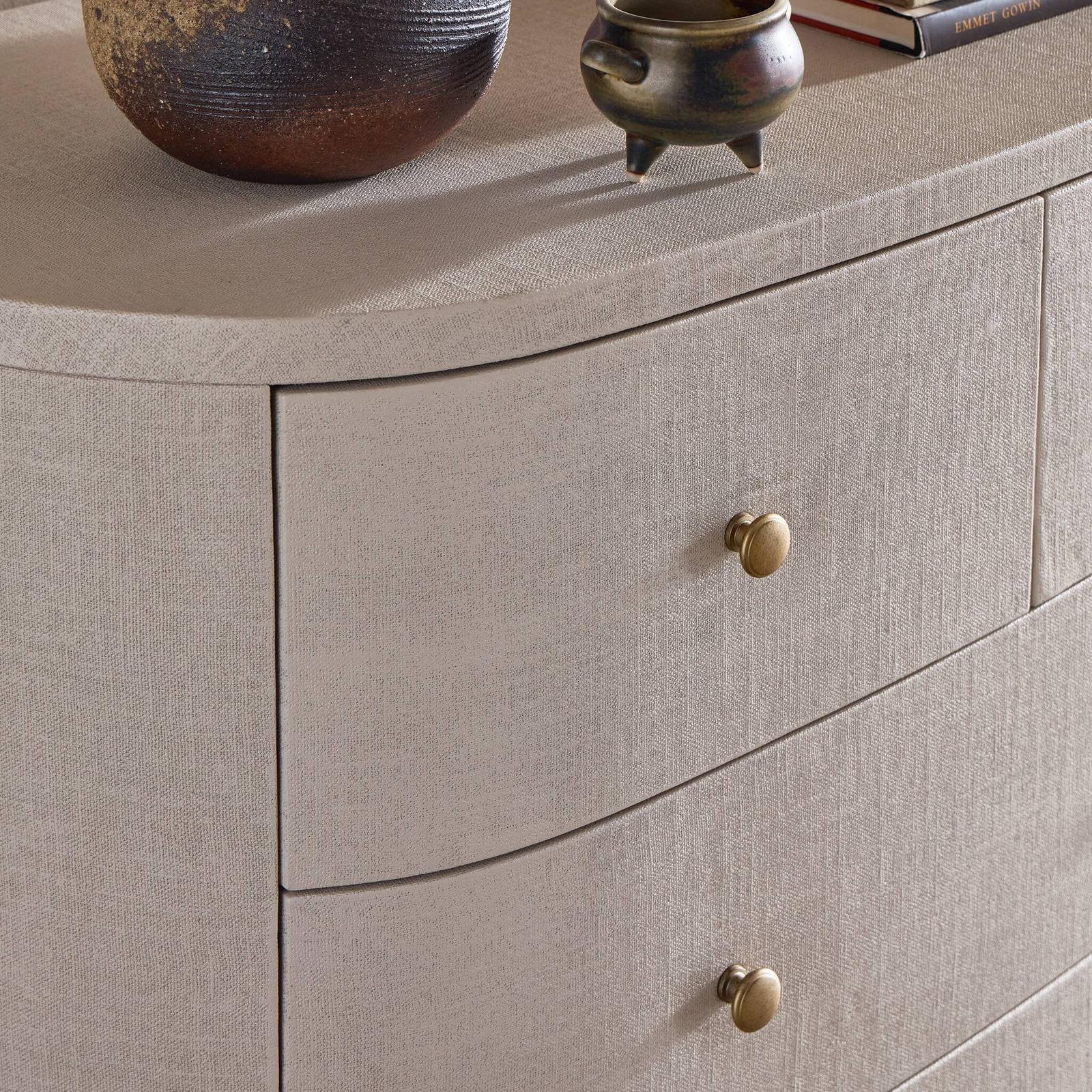 Amelia Chest