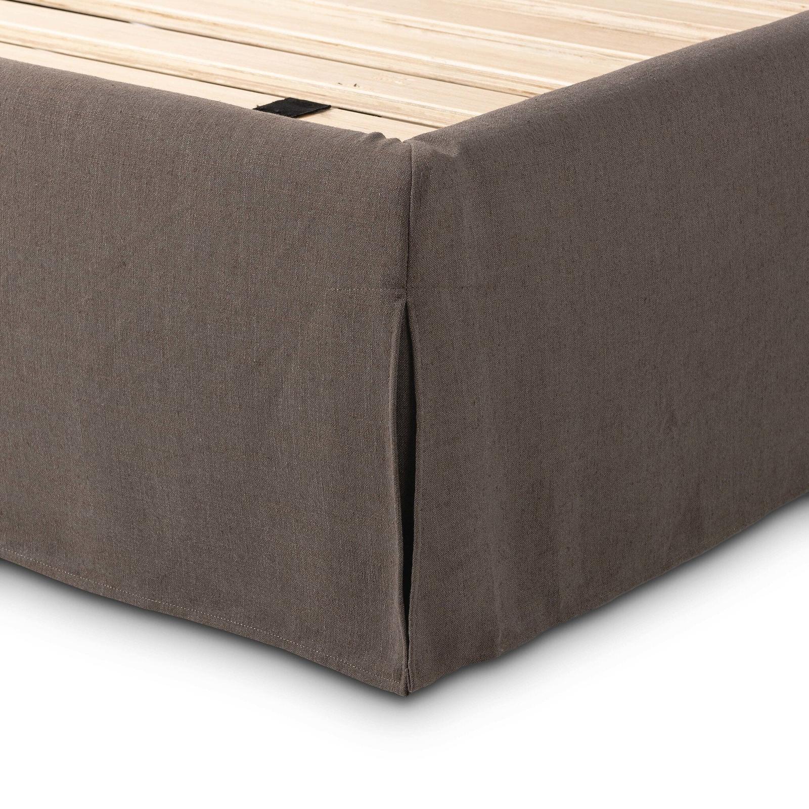 Oasley Slipcover Bed