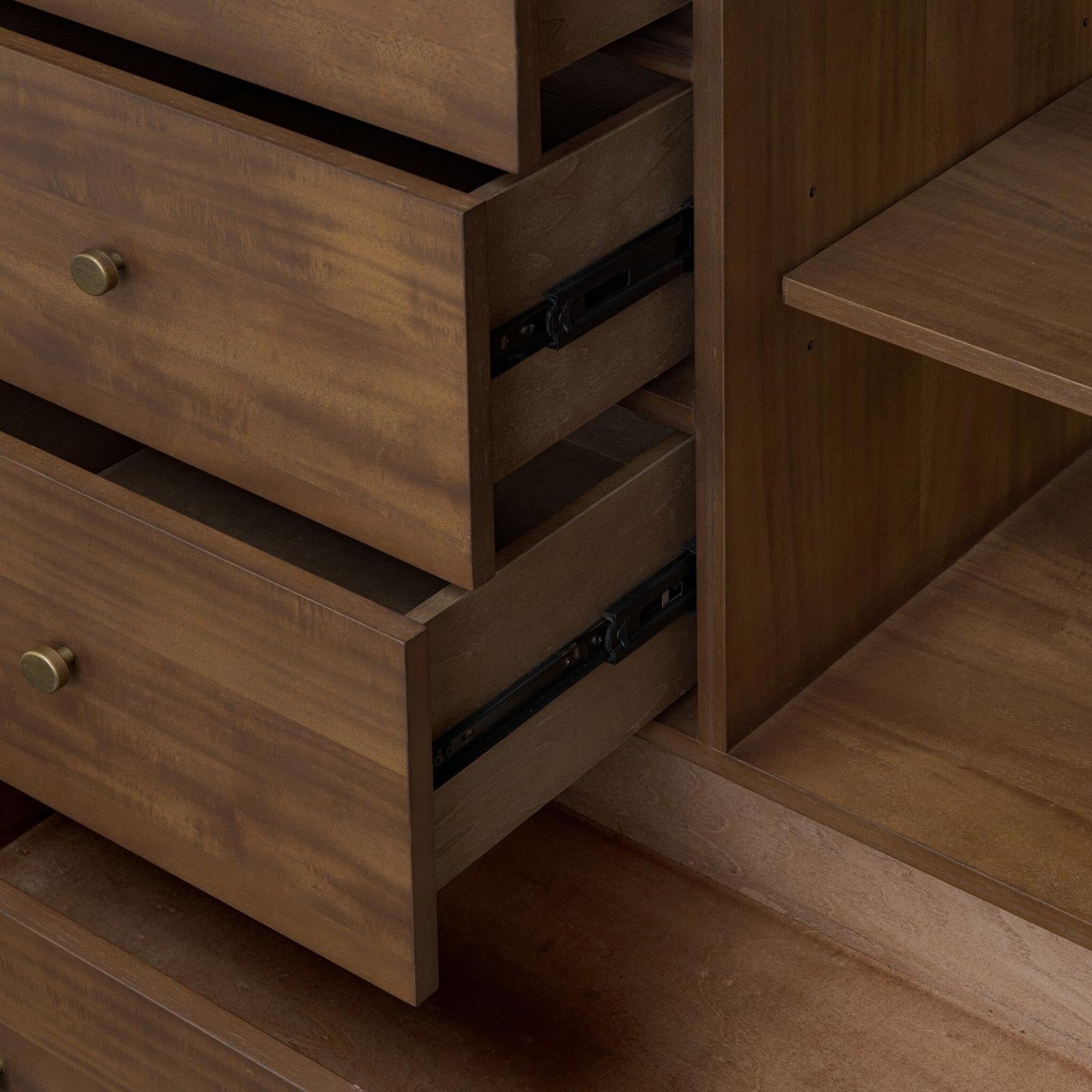 Sullivan Chest