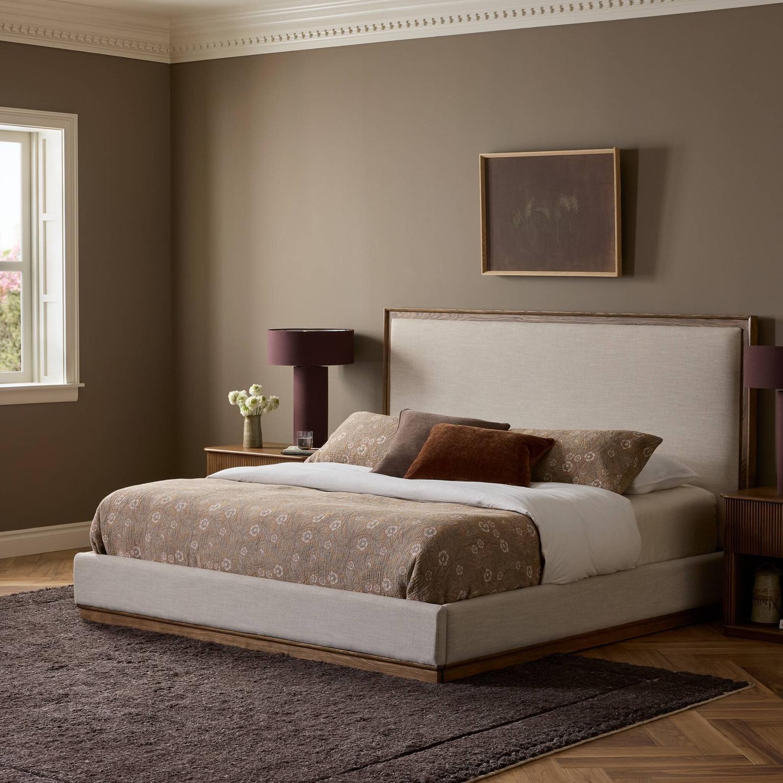 Pearson Bed - Savoy Parchment