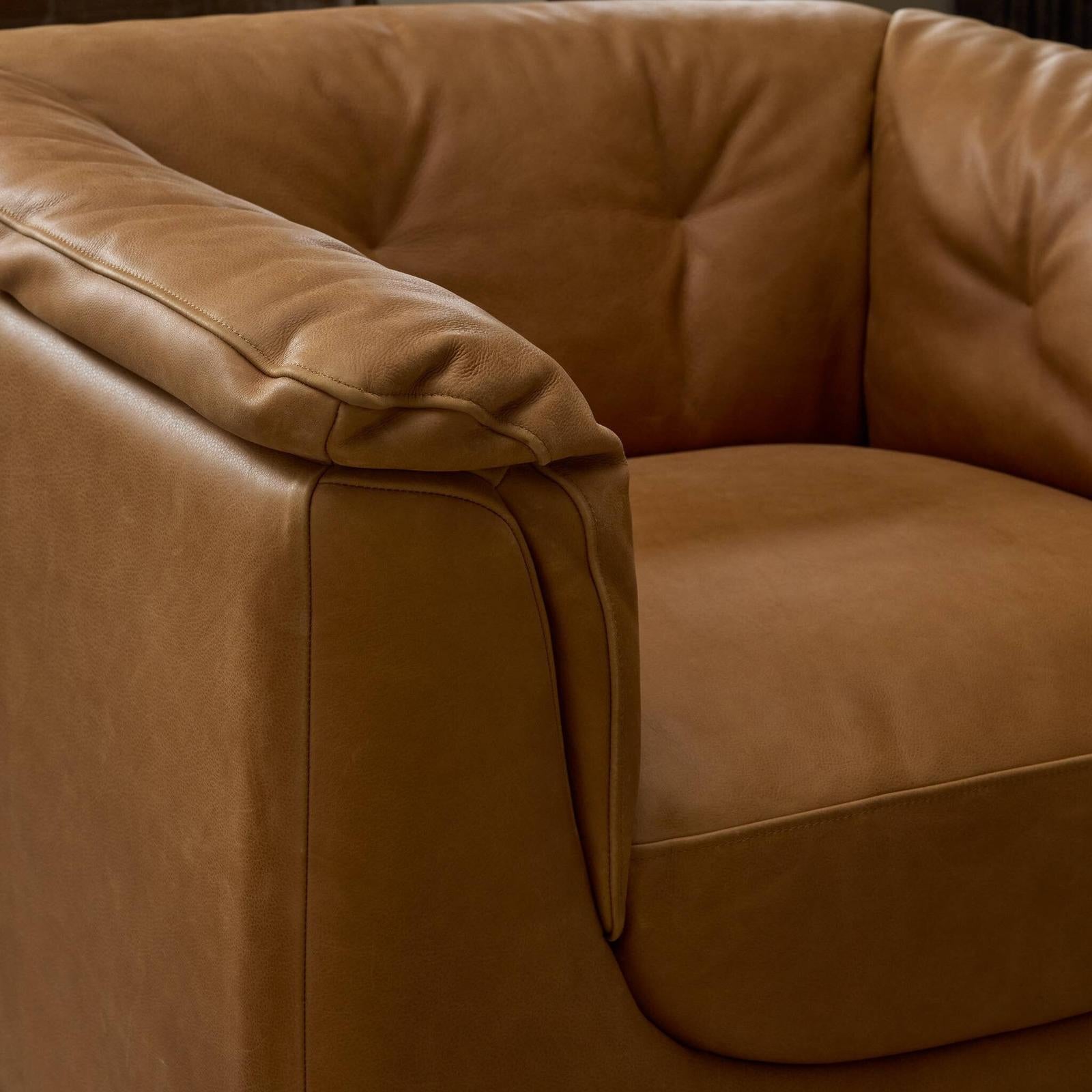 Santino Swivel Chair