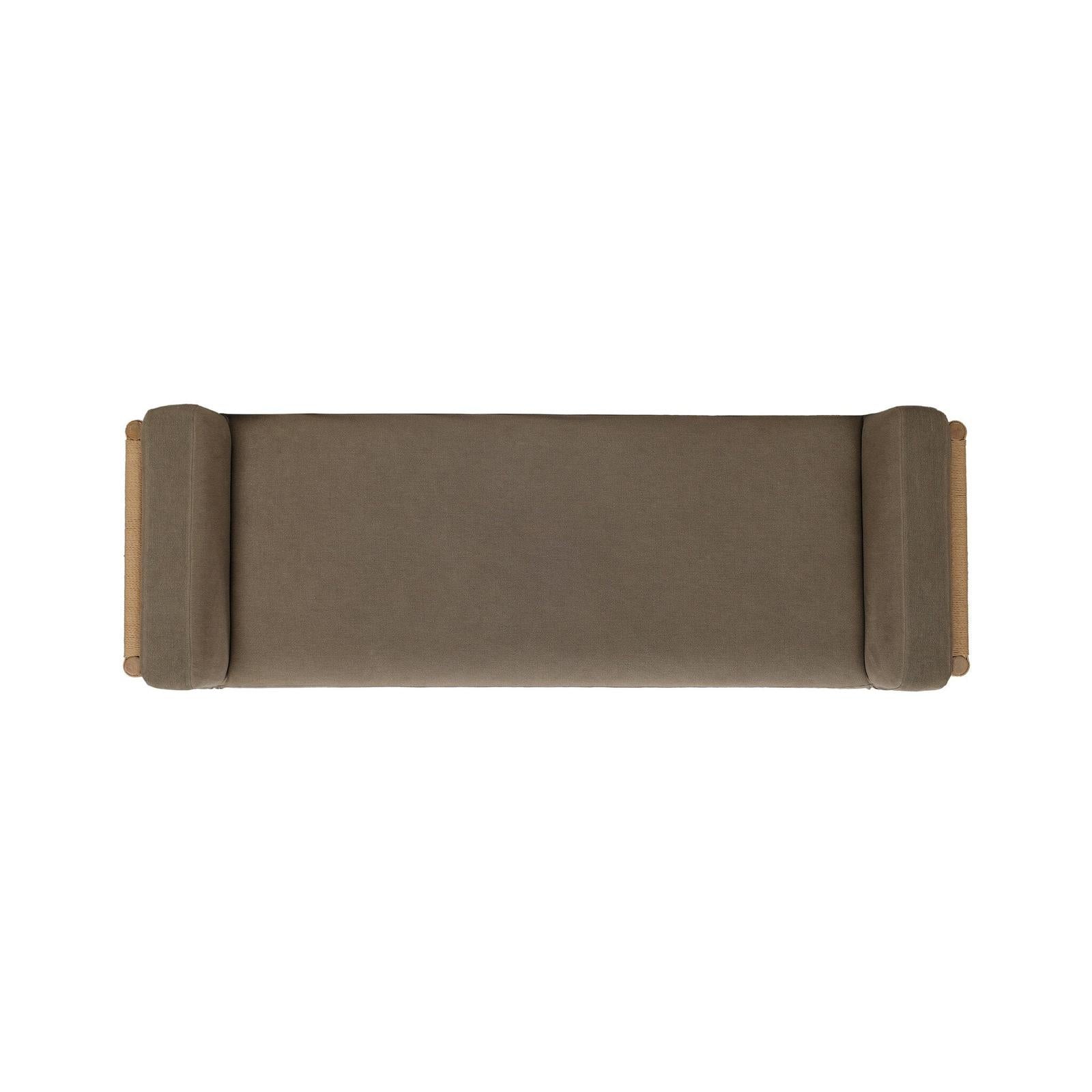 Collier Chaise - Broadway Coffee