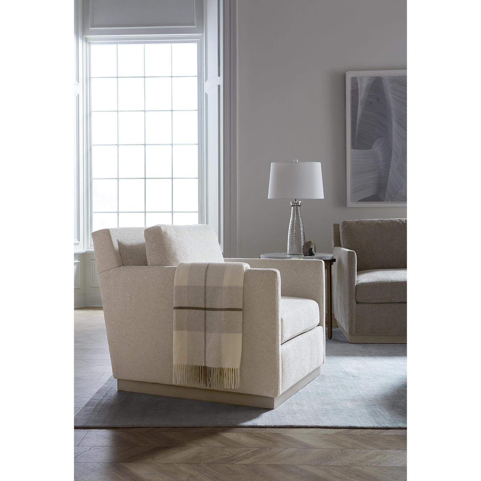 Fairfield East Camden Round End Table