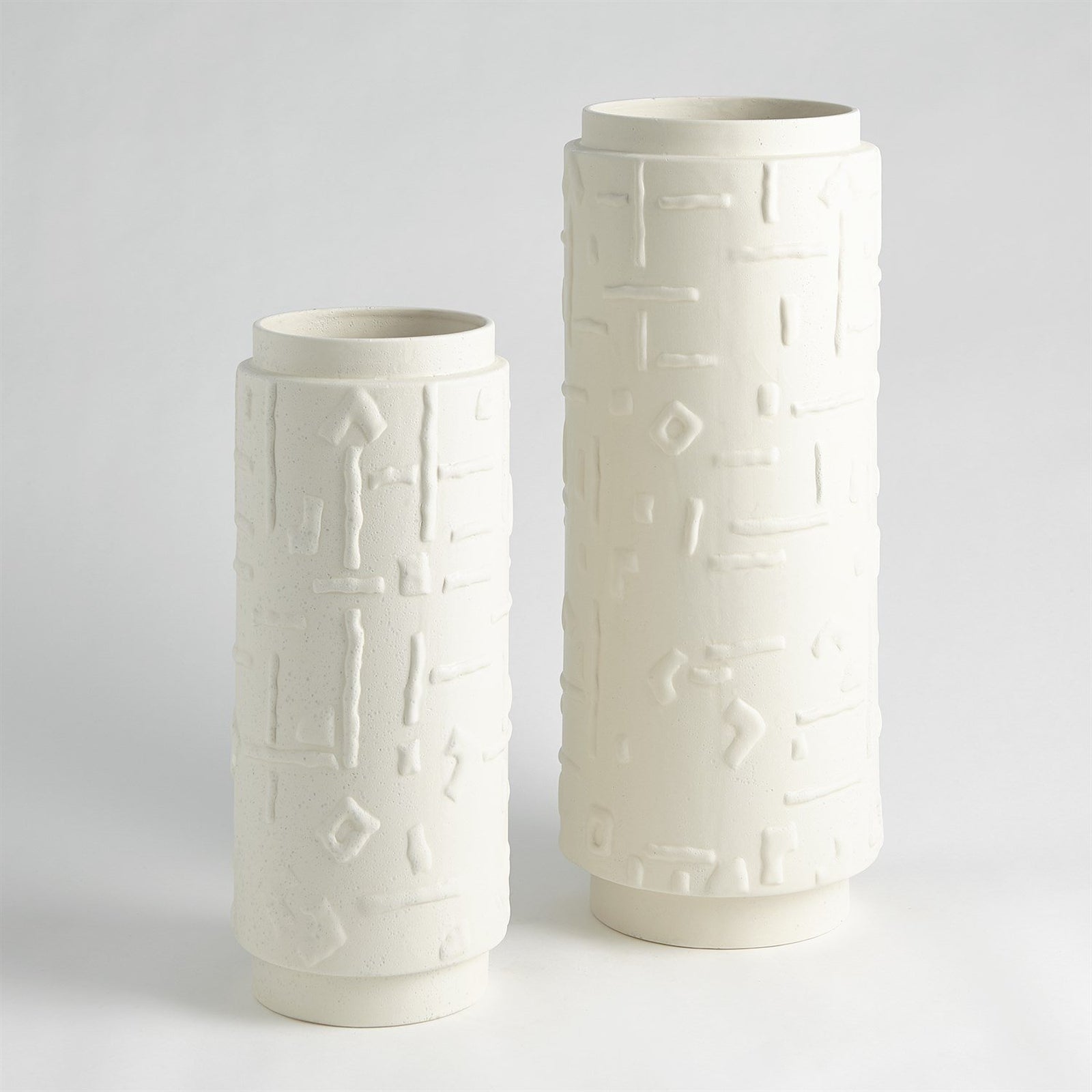 Global Views Rustic White Sankuru Vase