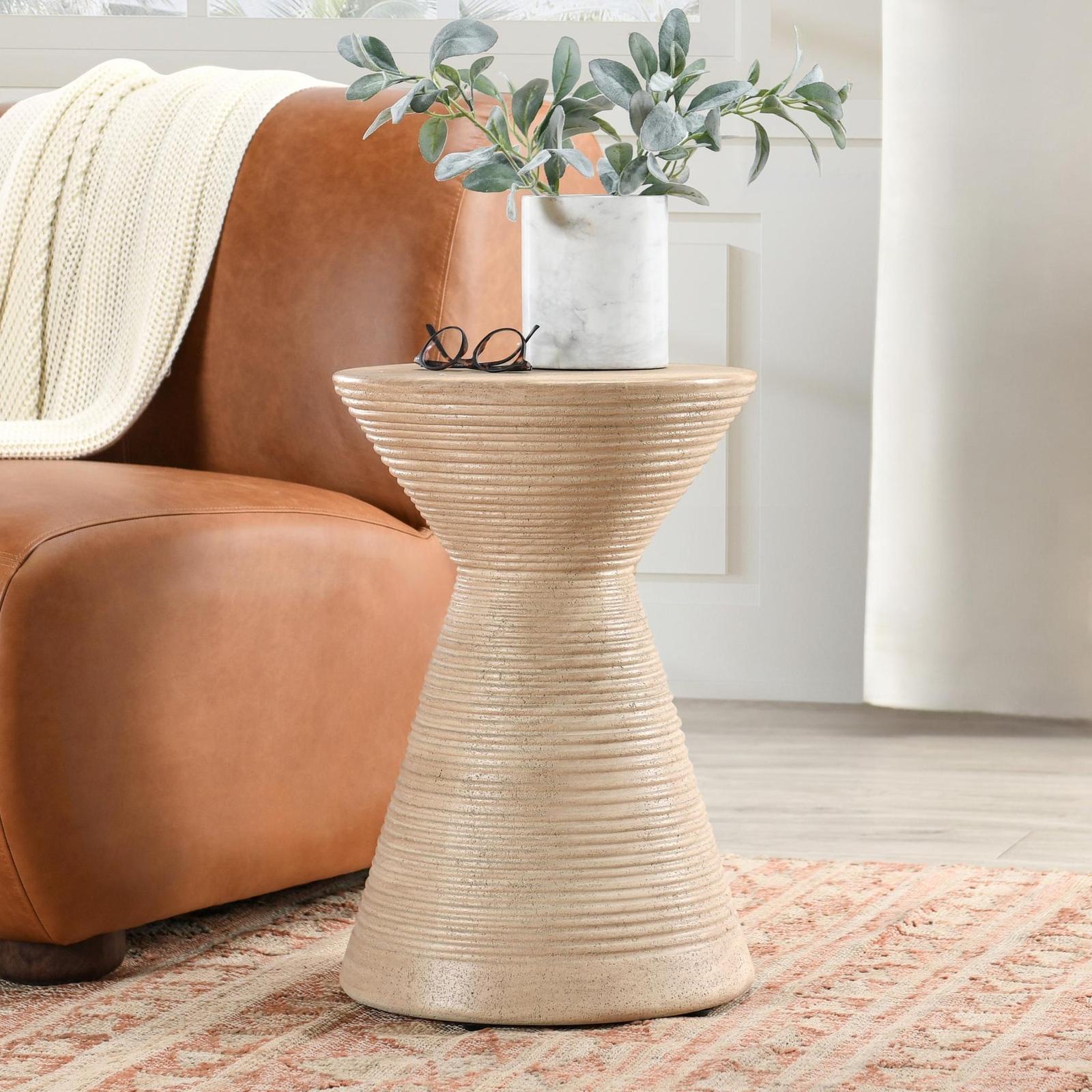 Classic Home Fern Outdoor Round Accent Table