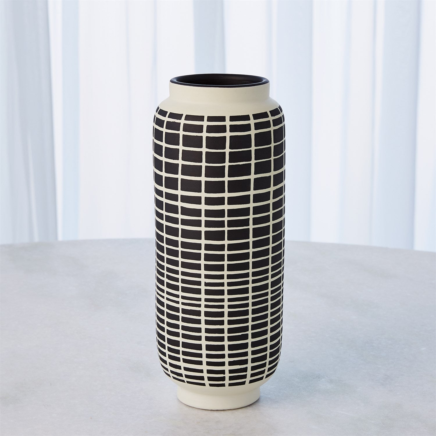 Global Views Black White Graphic Vase