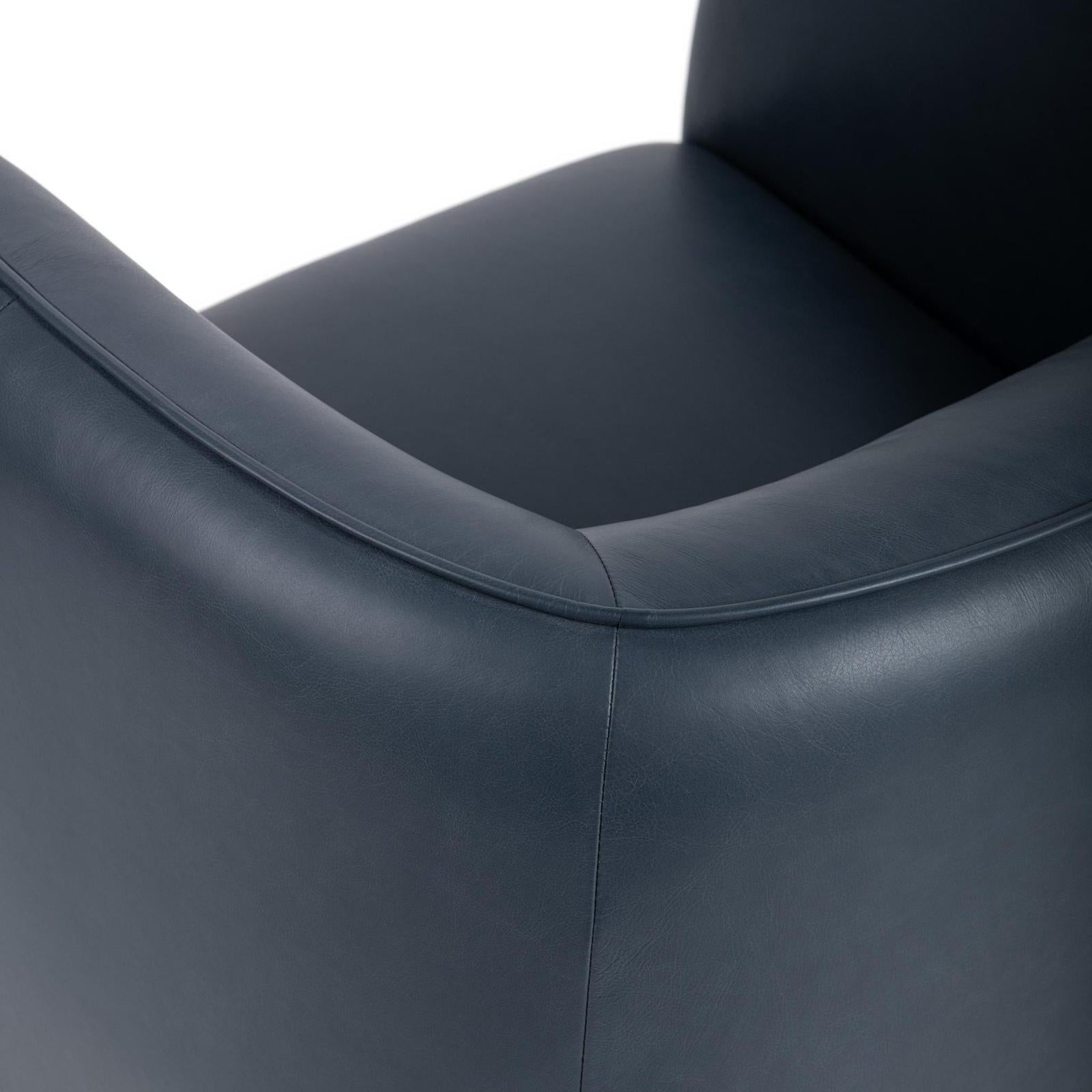 Classic Home Rinner Accent Chair