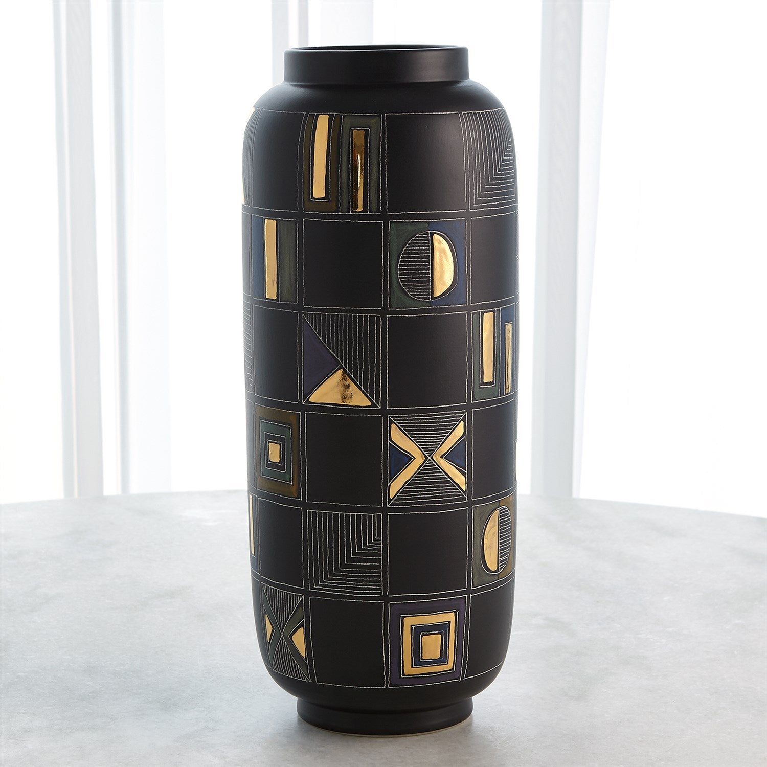 Global Views Script Large Vase DSC