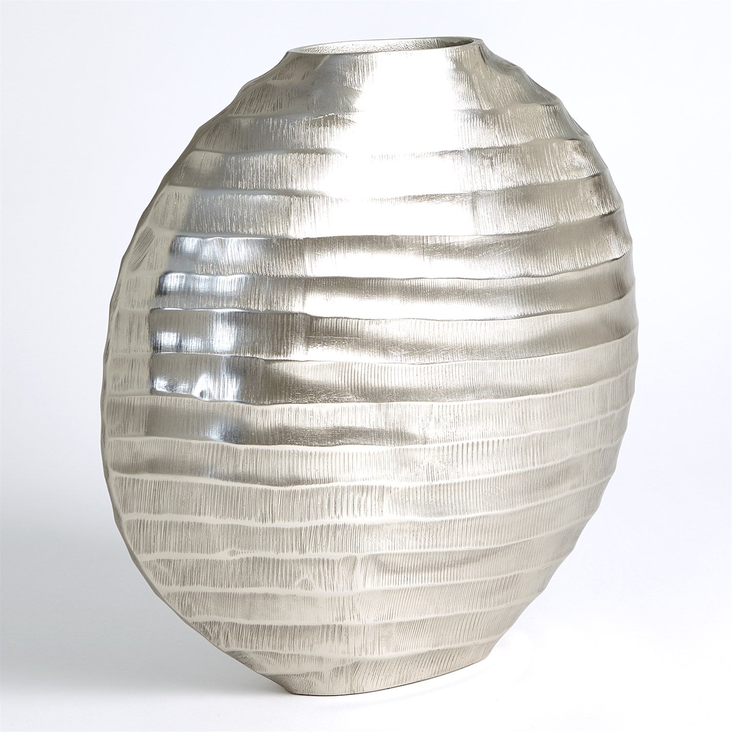 Global Views Chased Oval Vase