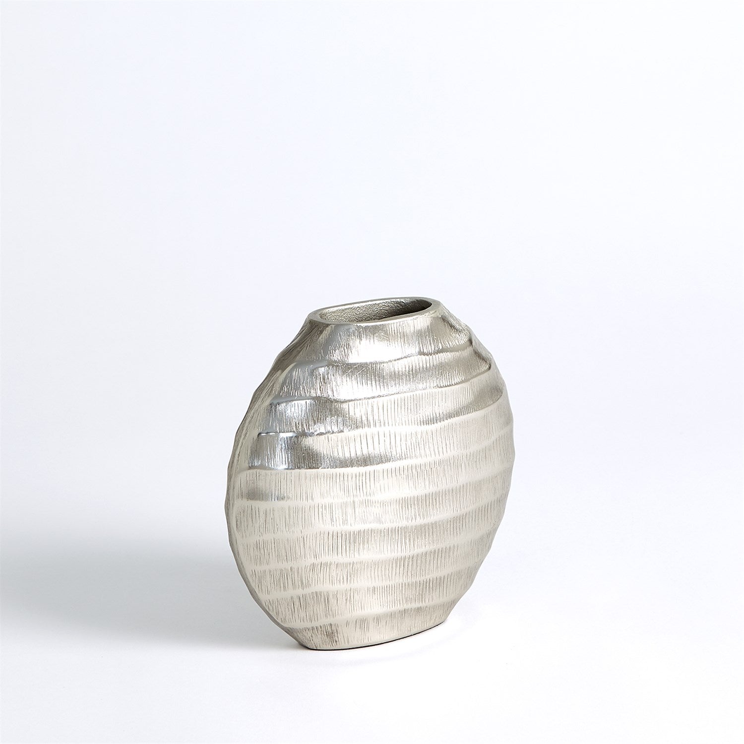 Global Views Chased Oval Vase