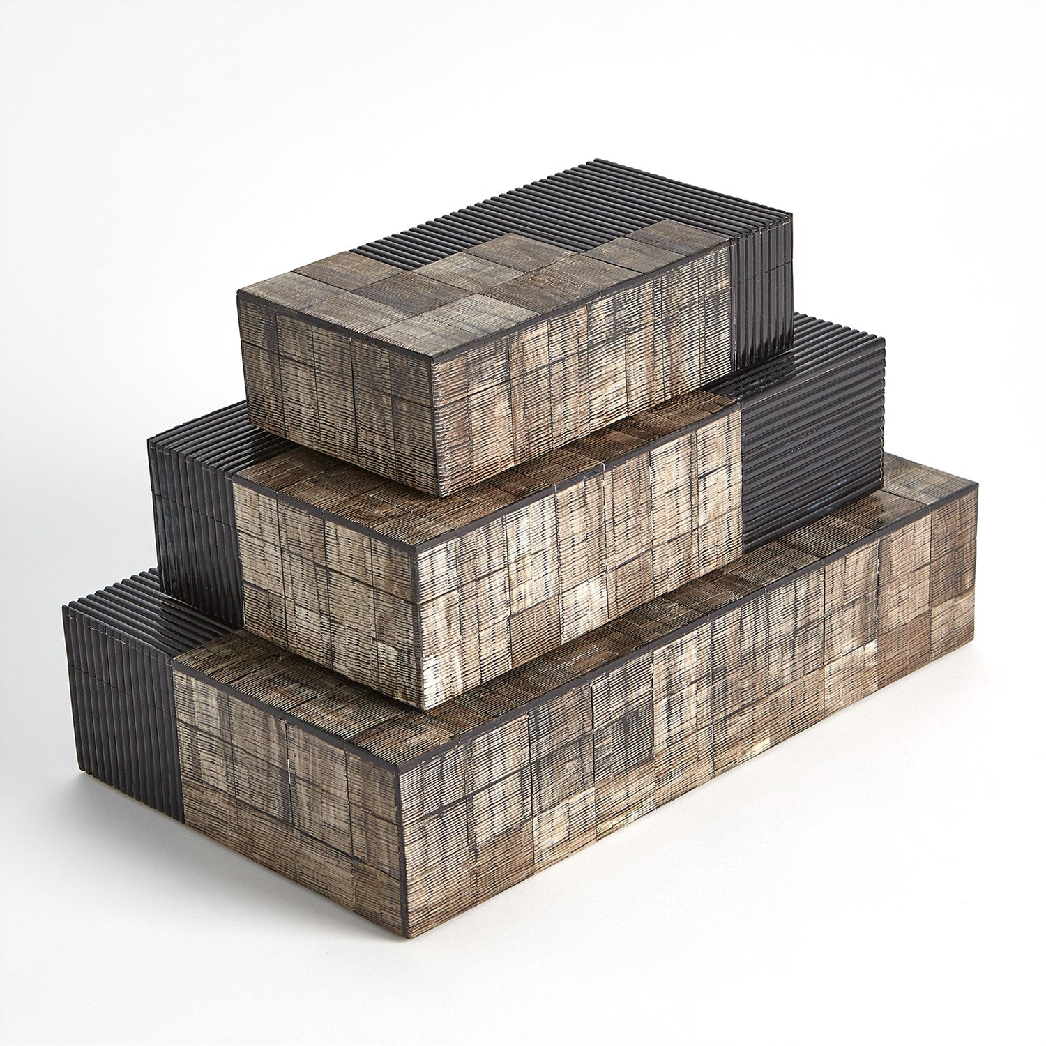 Global Views Gilles Ribbed Horn Resin Box