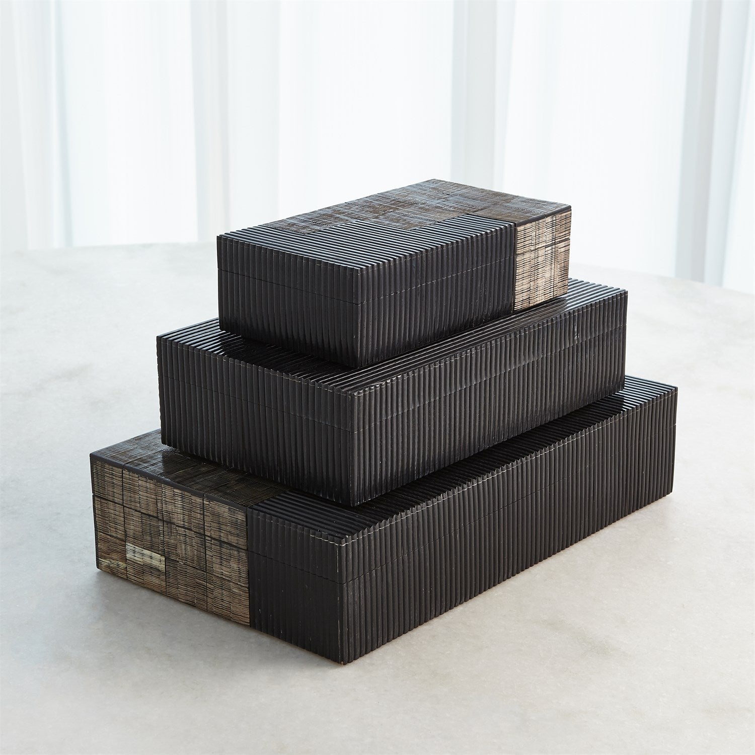 Global Views Gilles Ribbed Horn Resin Box