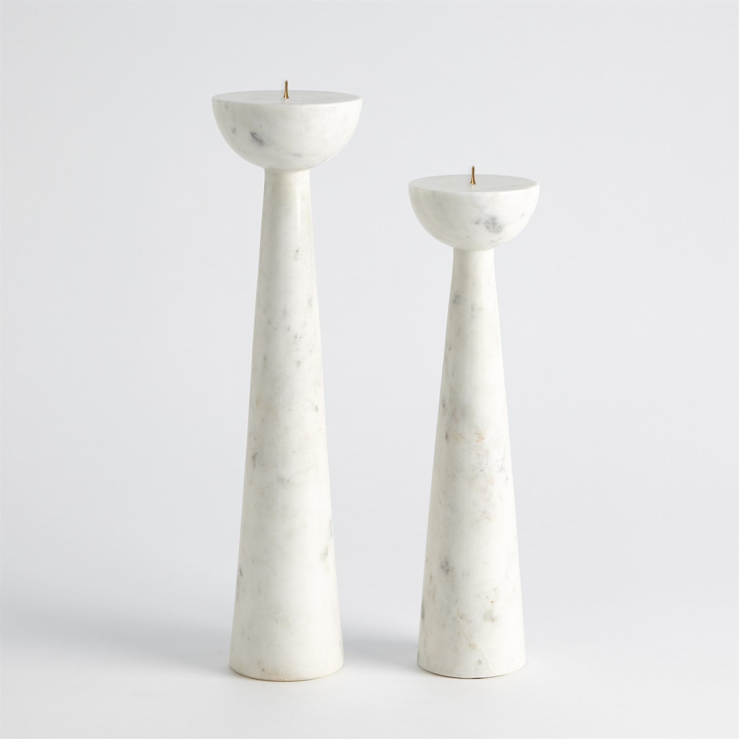 Global Views White Round Top Candle Stand