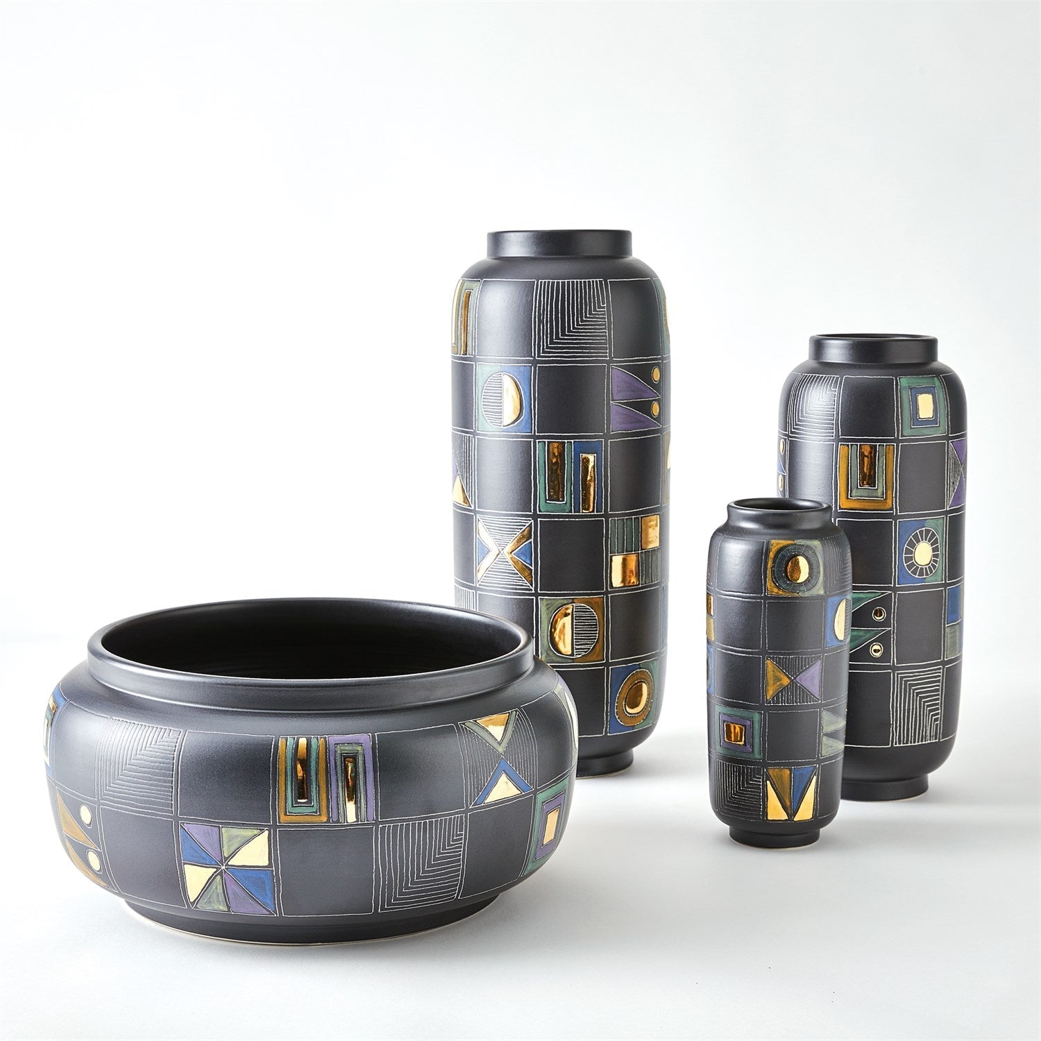 Global Views Script Large Vase DSC