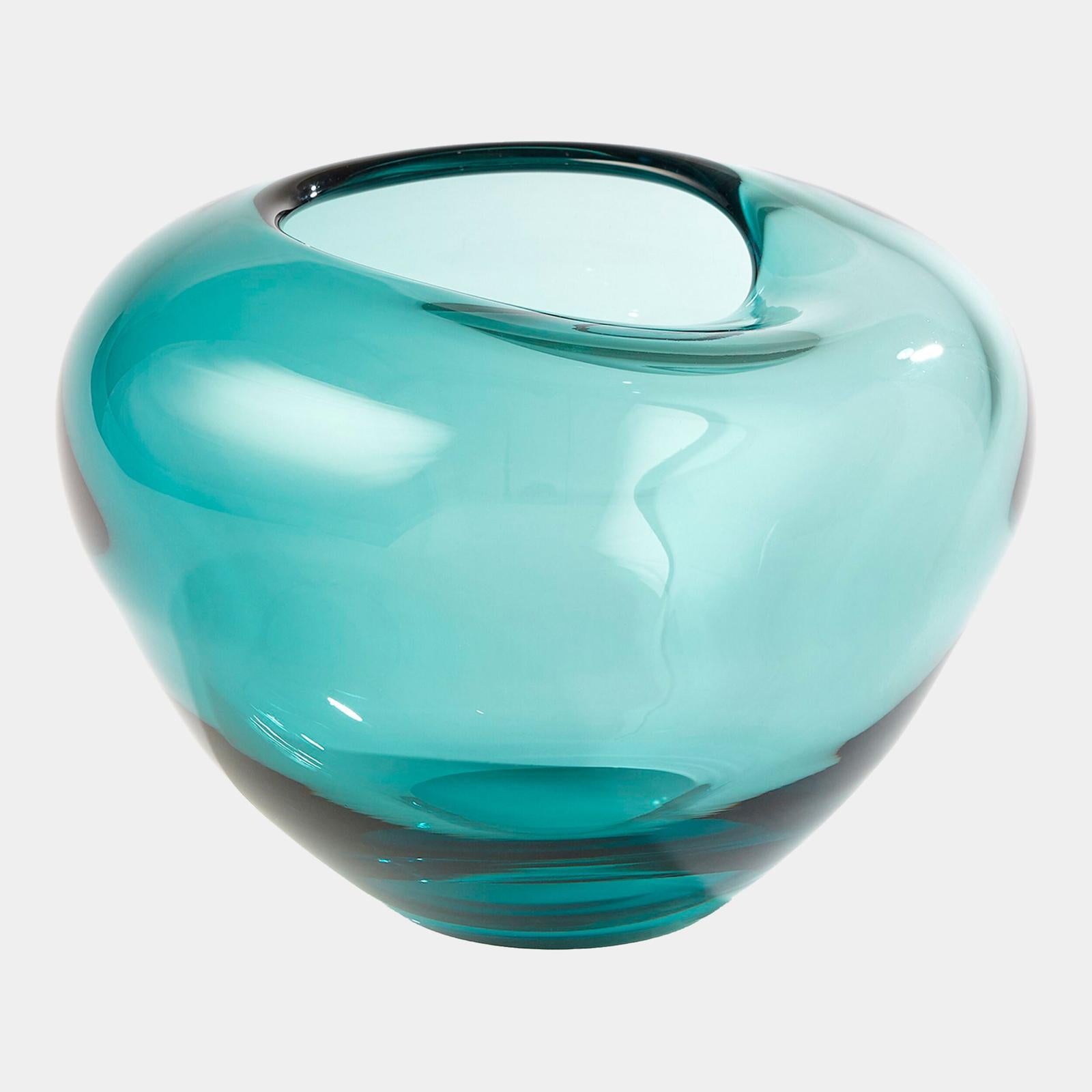 Global Views Undulating Vase