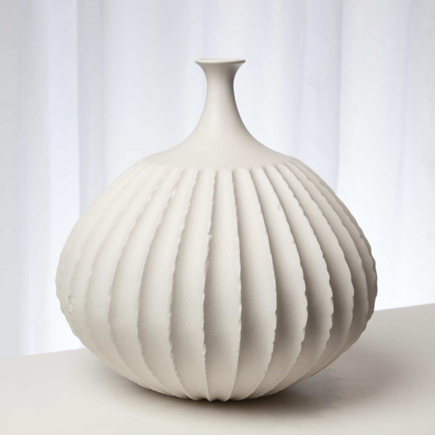 Global Views Sawtooth Vase