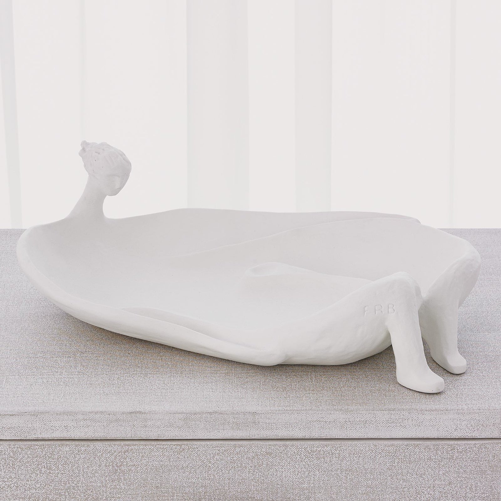 Global Views White La Femme Baignoire Sculpture