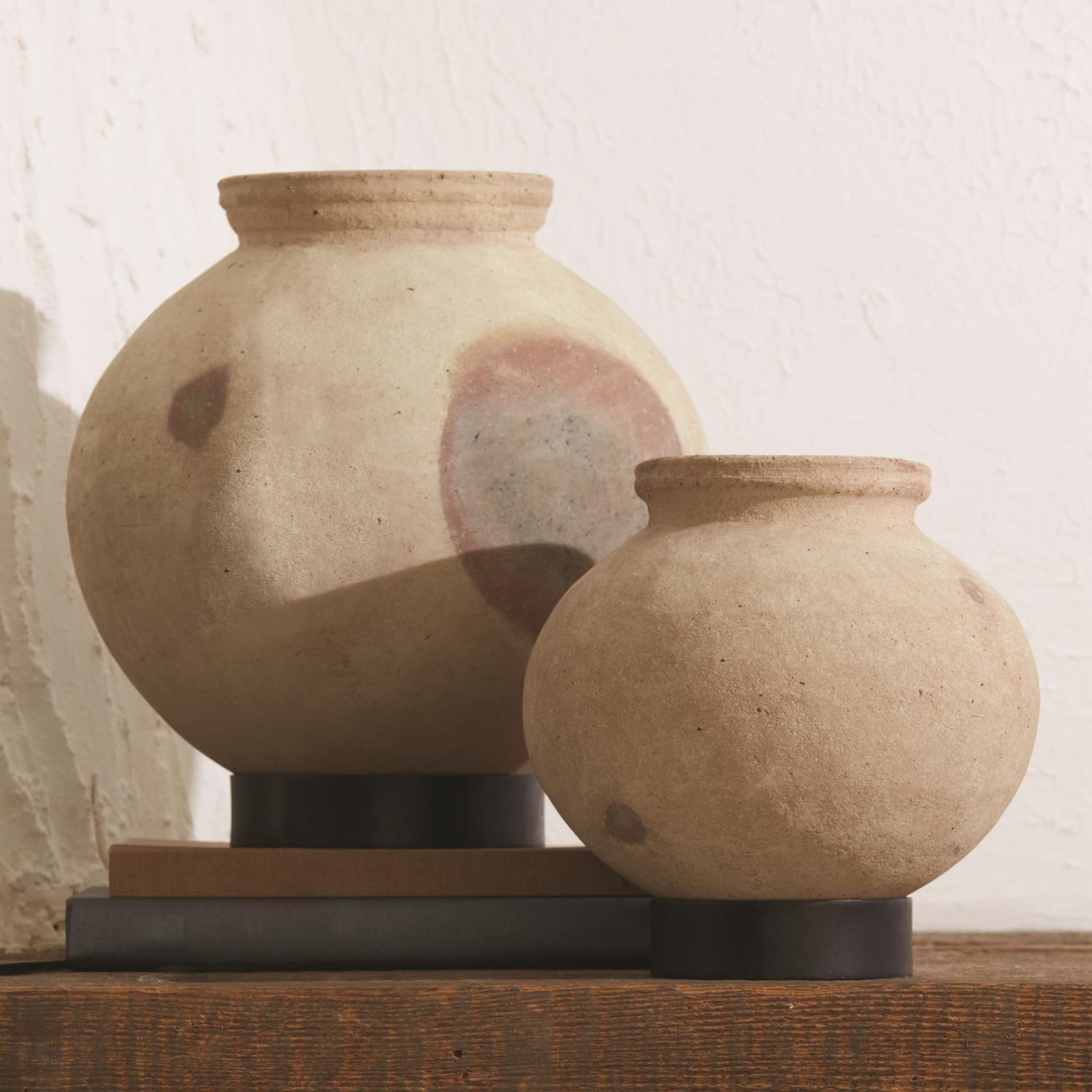 Global Viewson Base Desert Water Pot