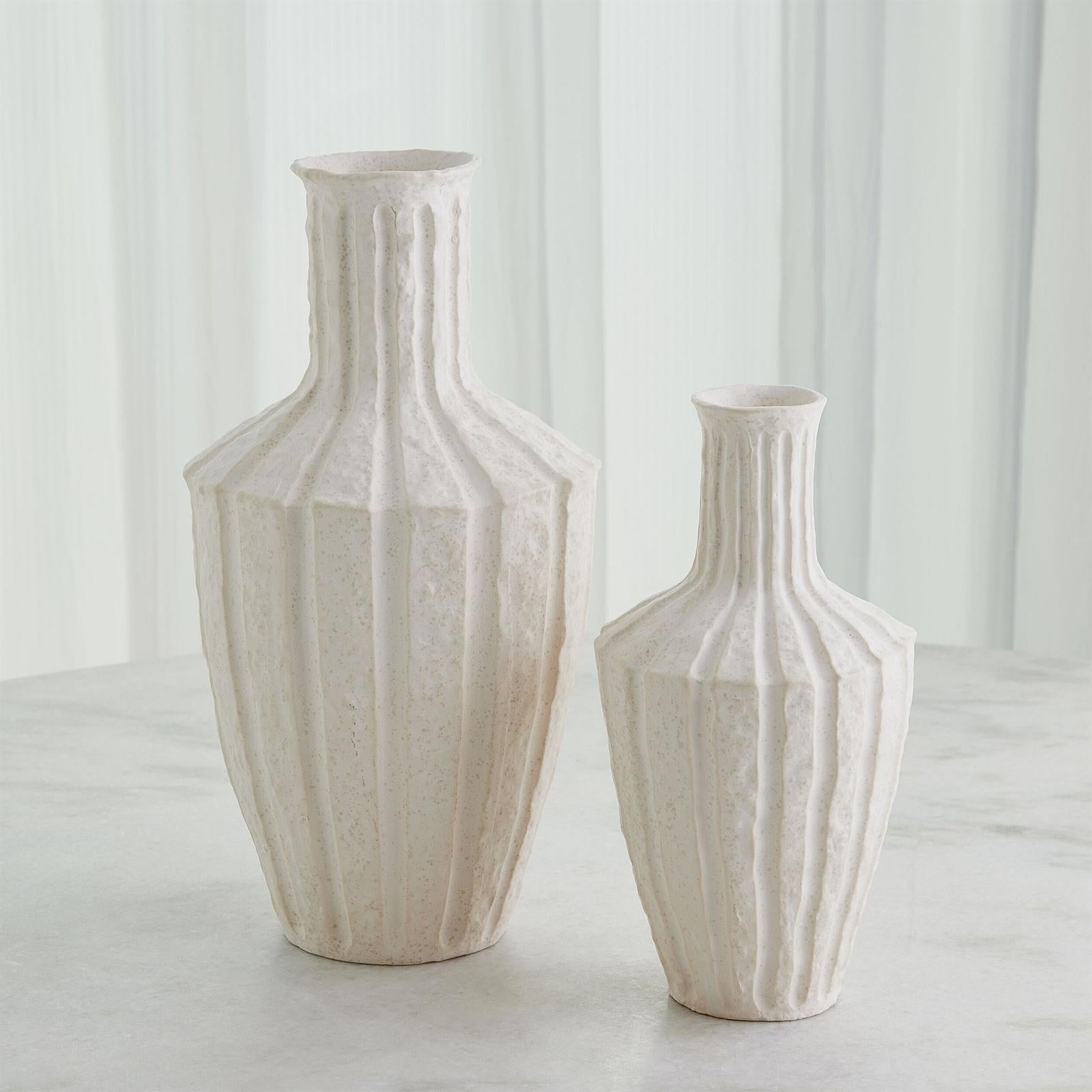 Global Views Emperor Vase