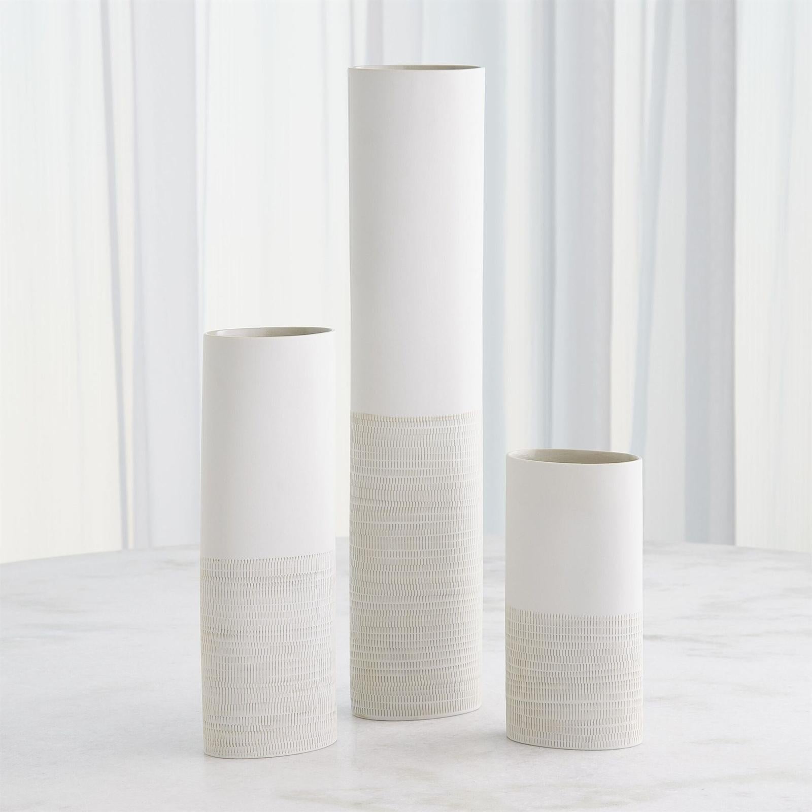 Global Views Dash Vase