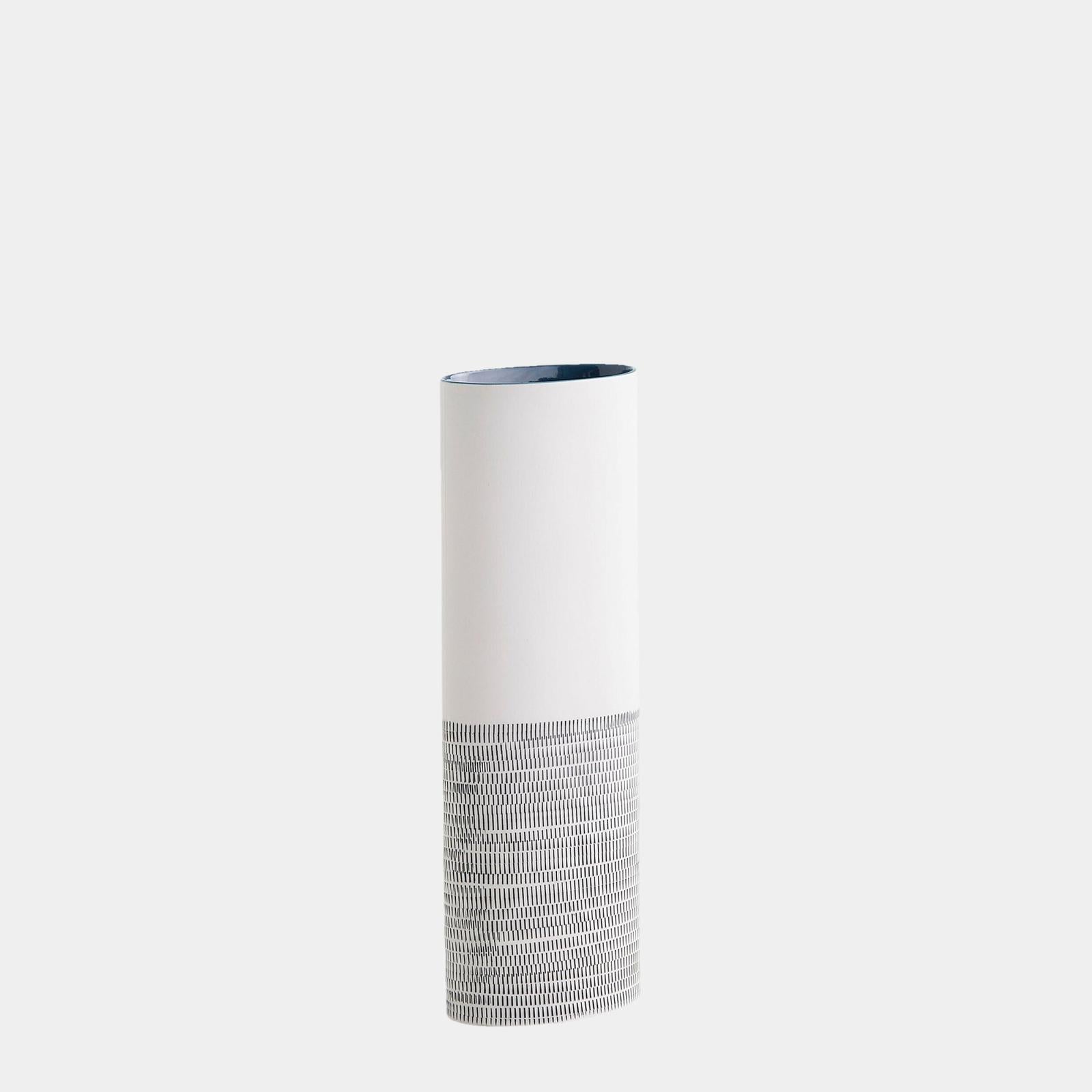 Global Views Dash Vase