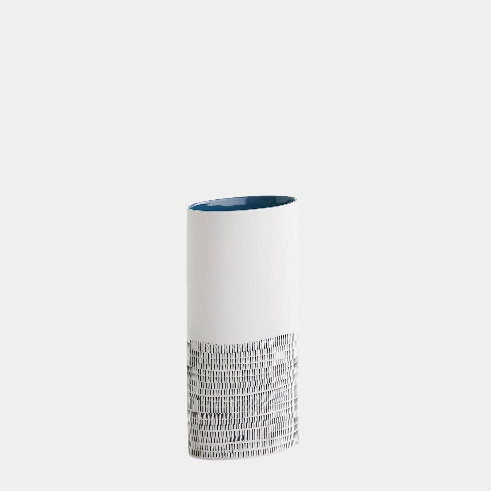 Global Views Dash Vase