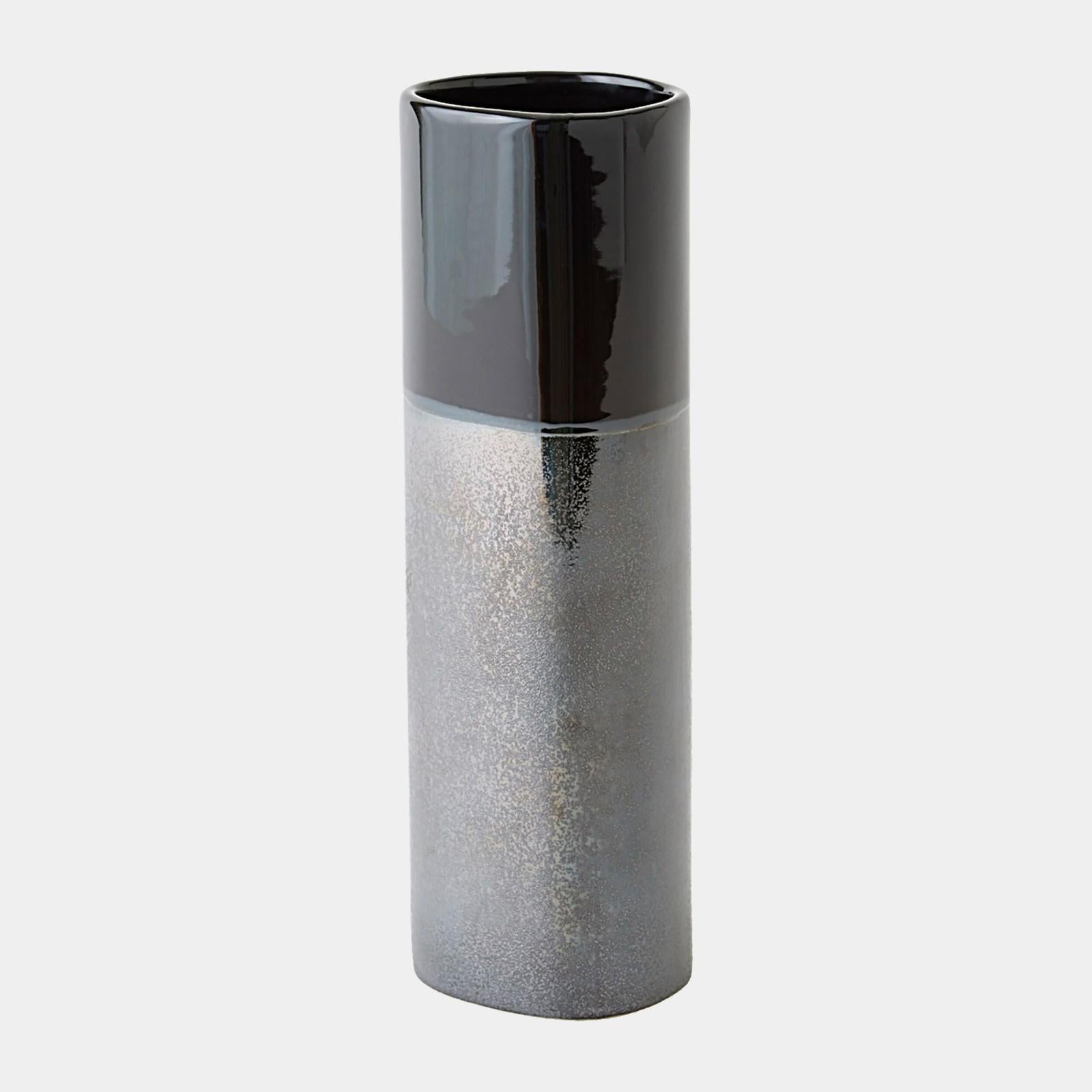 Global Views Descent Reactive Black Vase