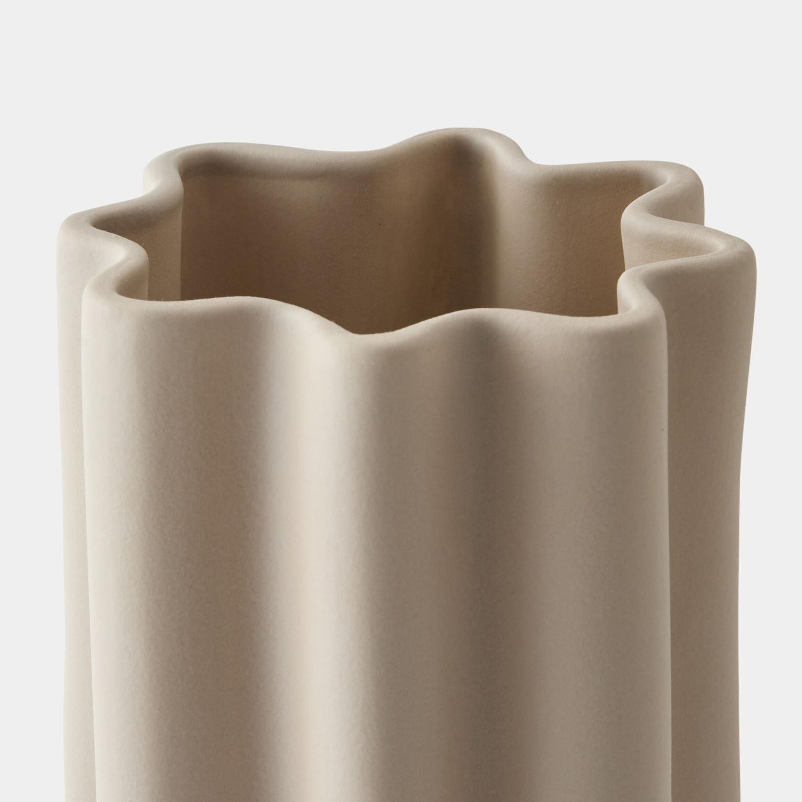 Global Views Cirrus Vase