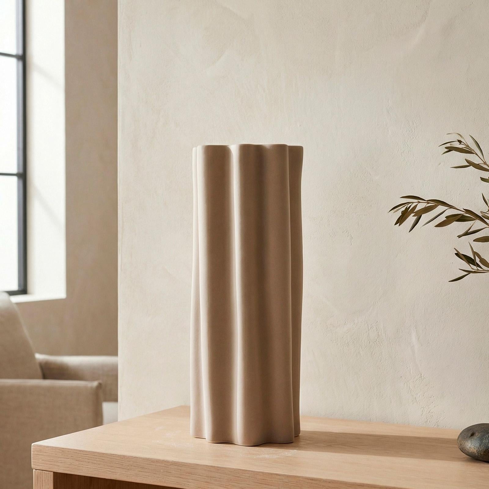 Global Views Cirrus Vase