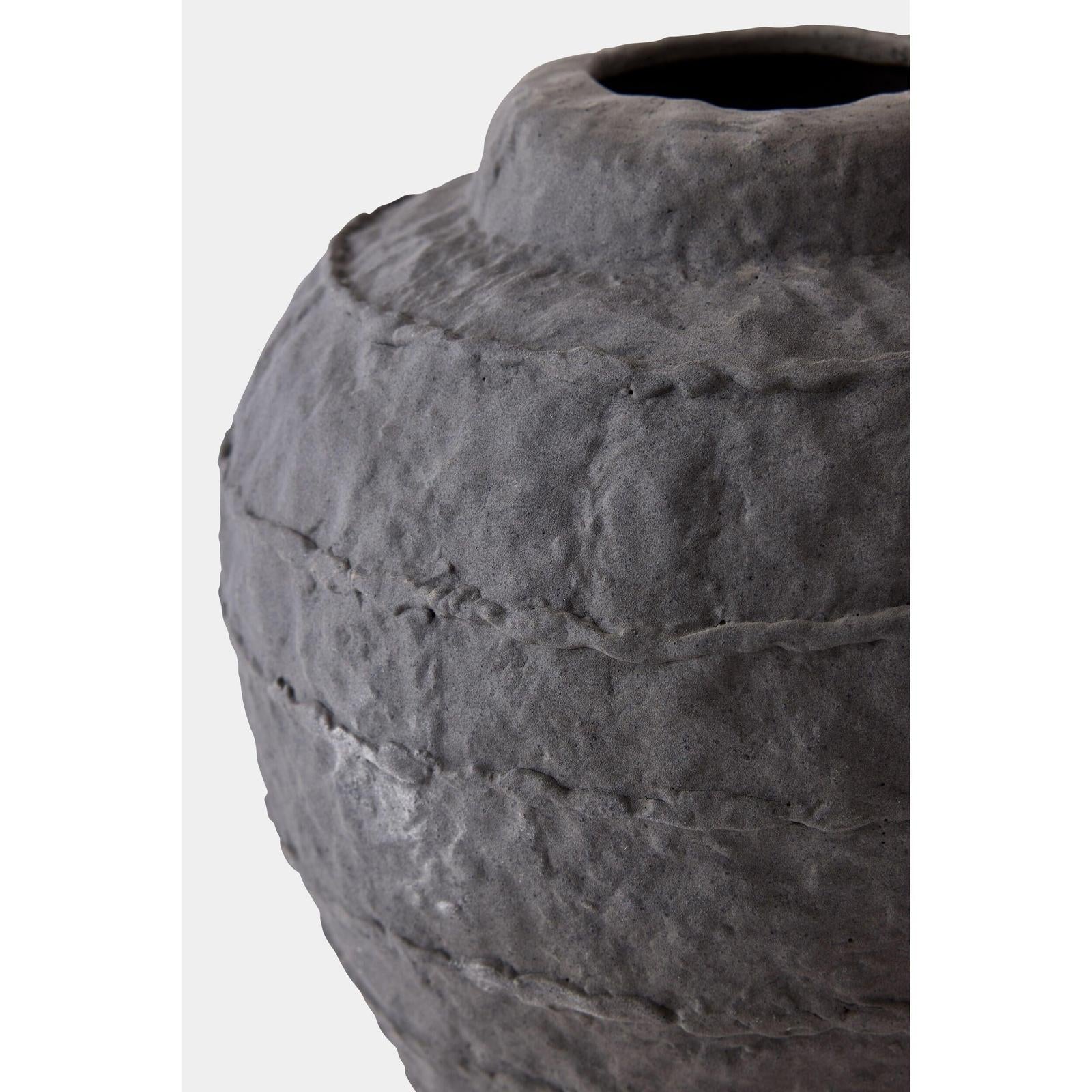 Global Views Horizon Vase