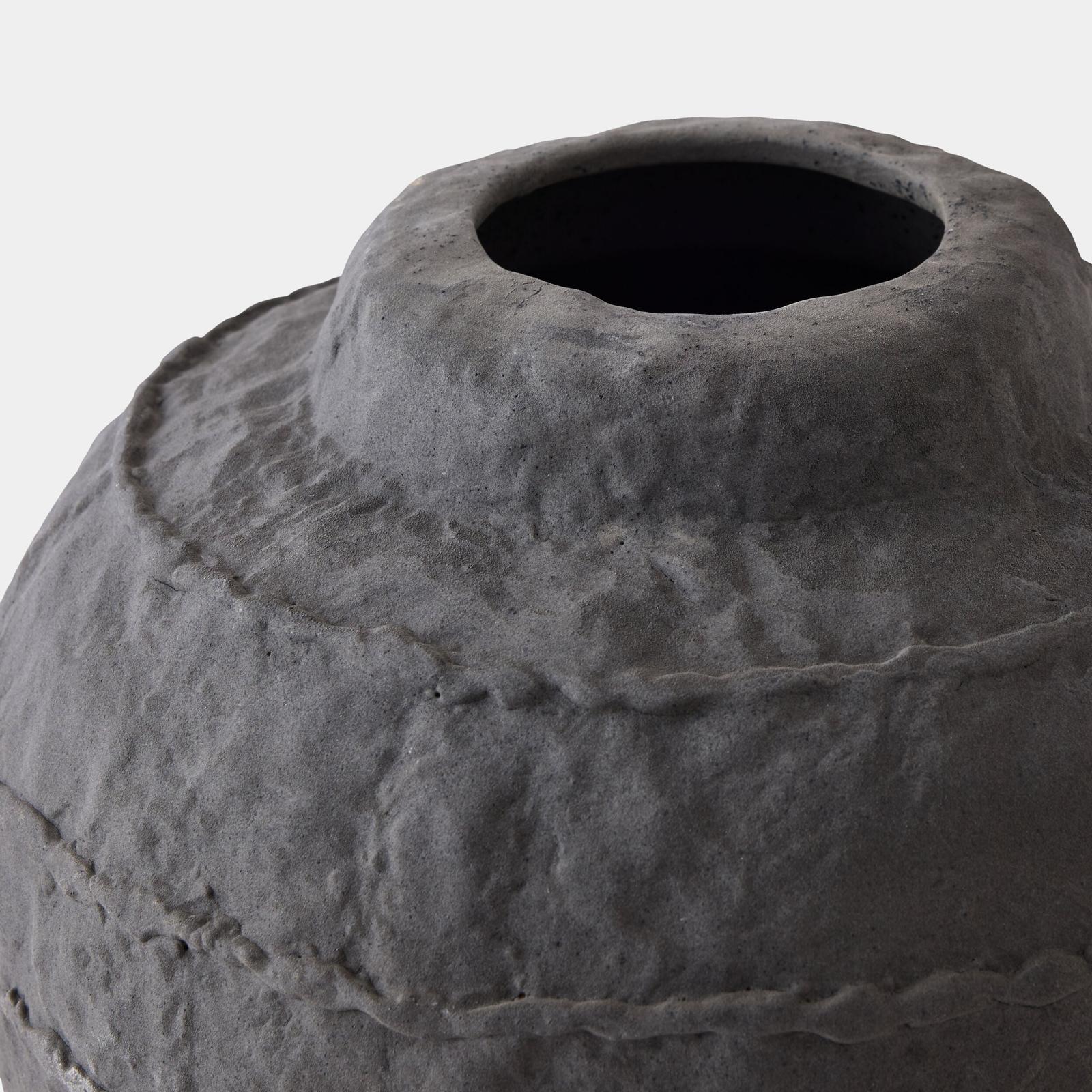 Global Views Horizon Vase