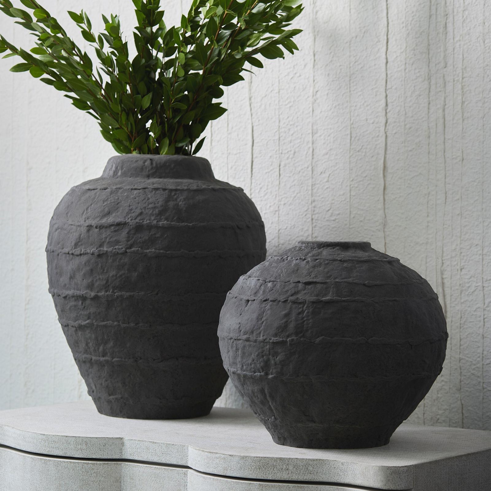 Global Views Horizon Vase