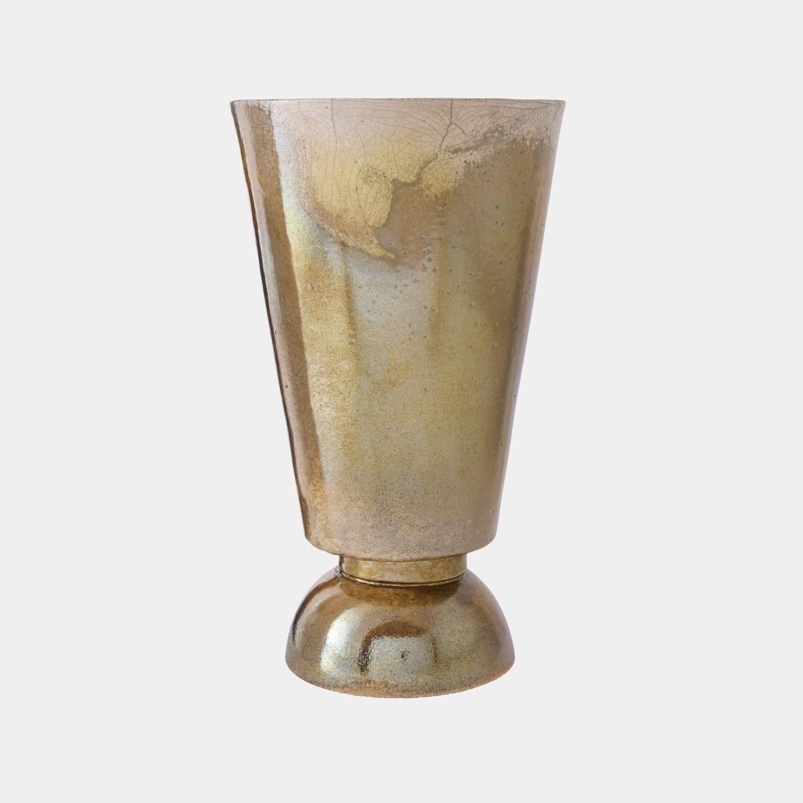 Global Views Trophy Vase