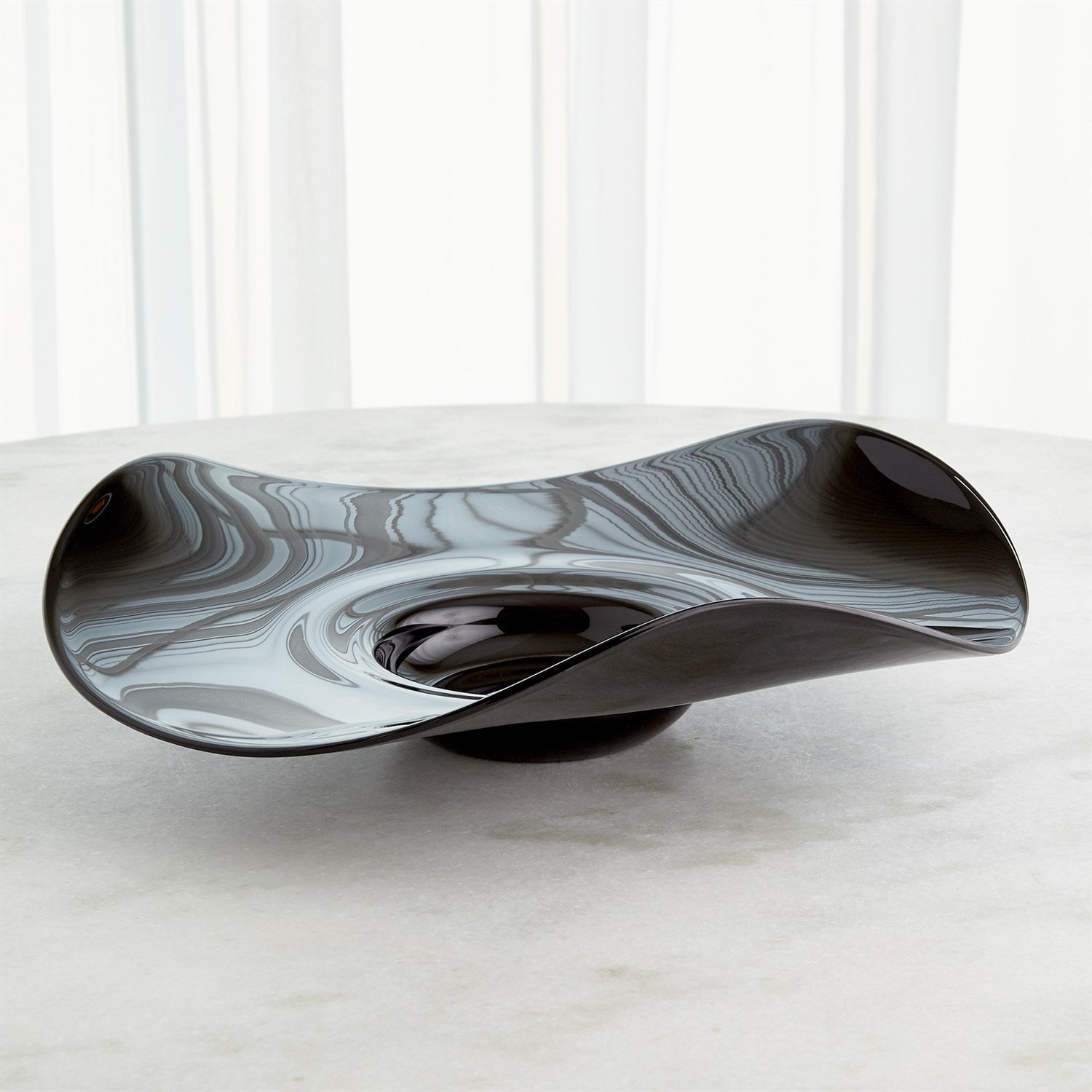 Global Views Black Wavy Edge Bowl