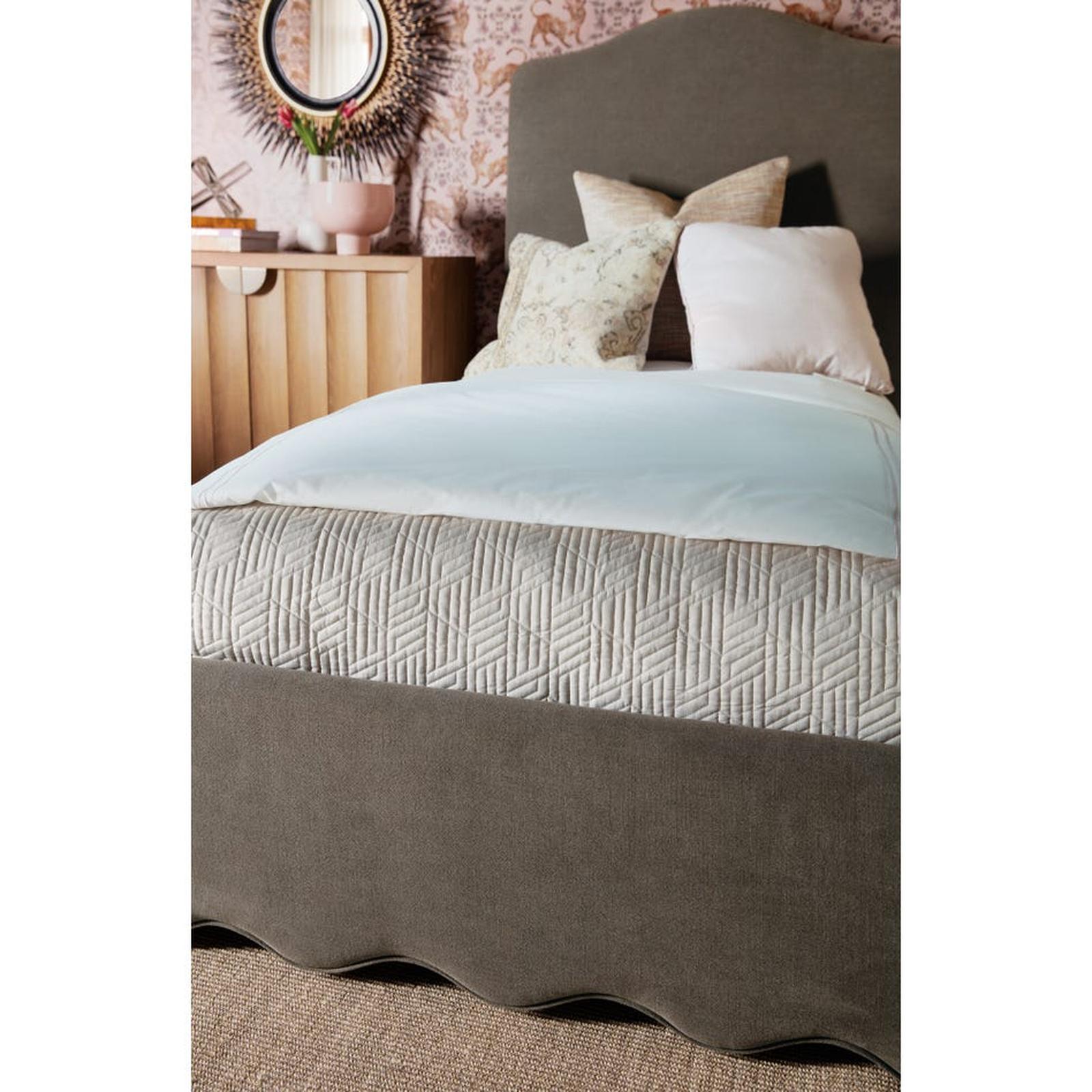 Hooker Furniture Commerce and Market Liv Twin Upholstered Bed
